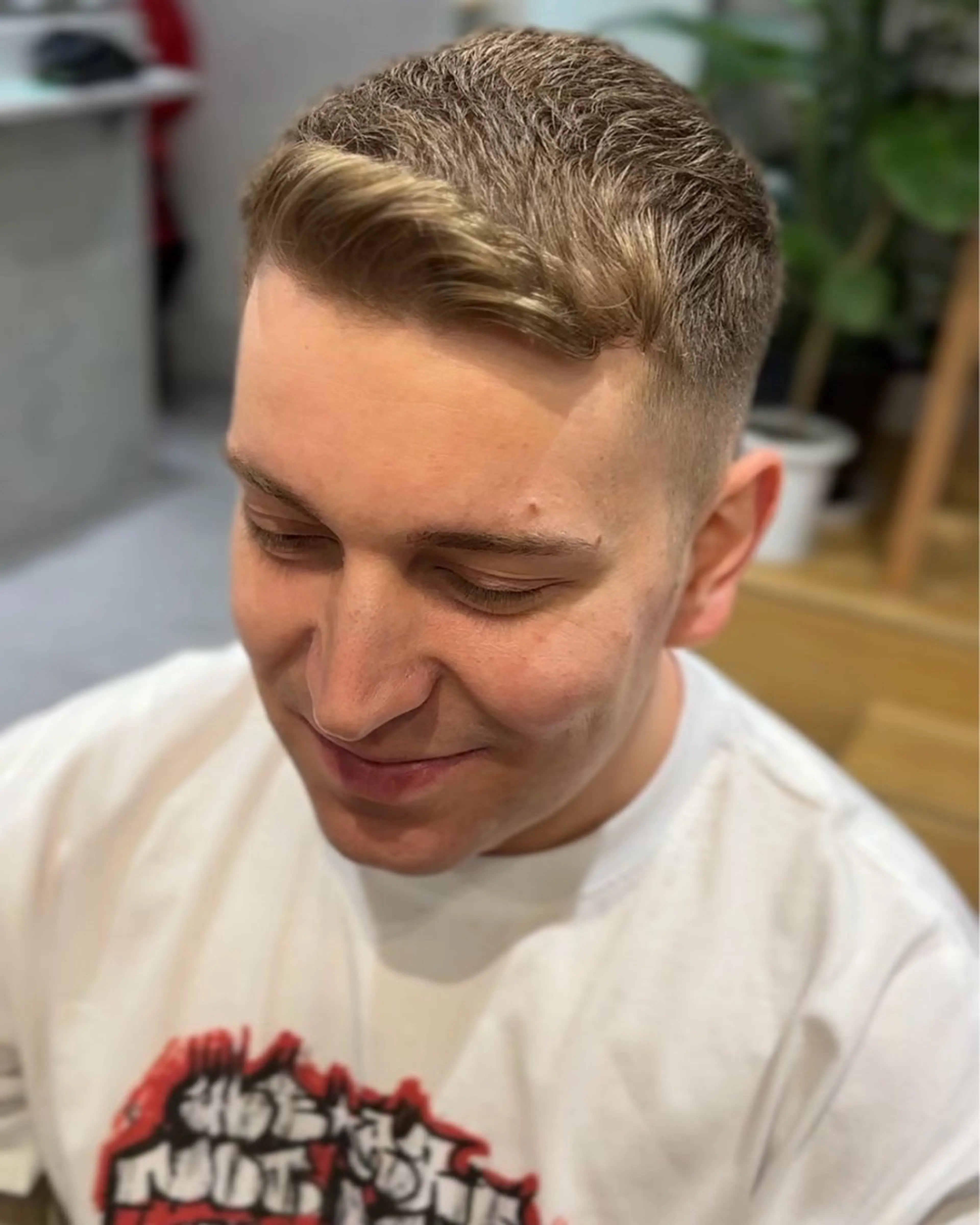 ショート メンズ フェードカット スキンフェード 刈り上げ カット アダチ コウスケのヘアスタイル