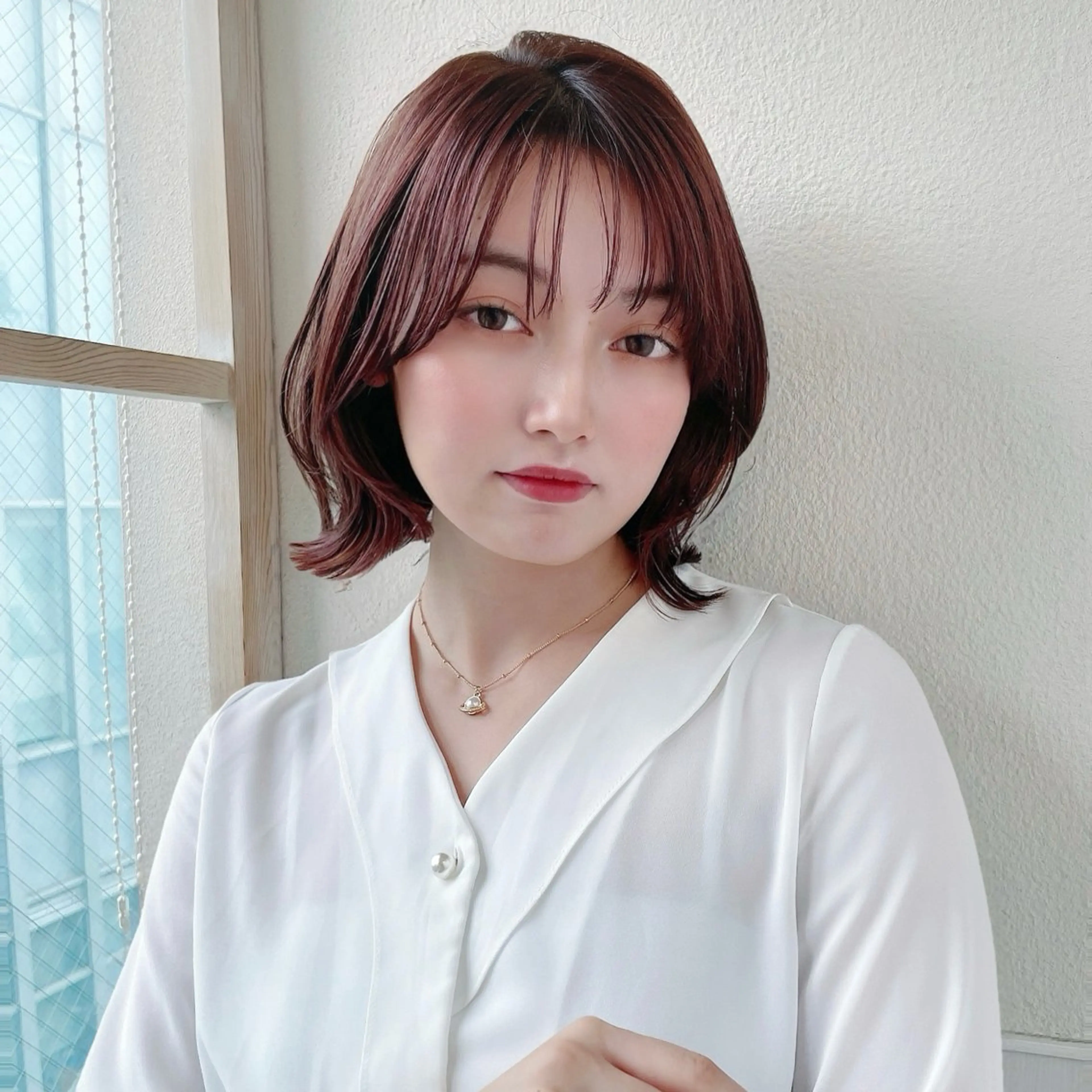 ミディアム カラー くびれヘア カット ヘアカラー トリートメント 顔まわり/似合わせひ し形シルエット/難波のヘアスタイル