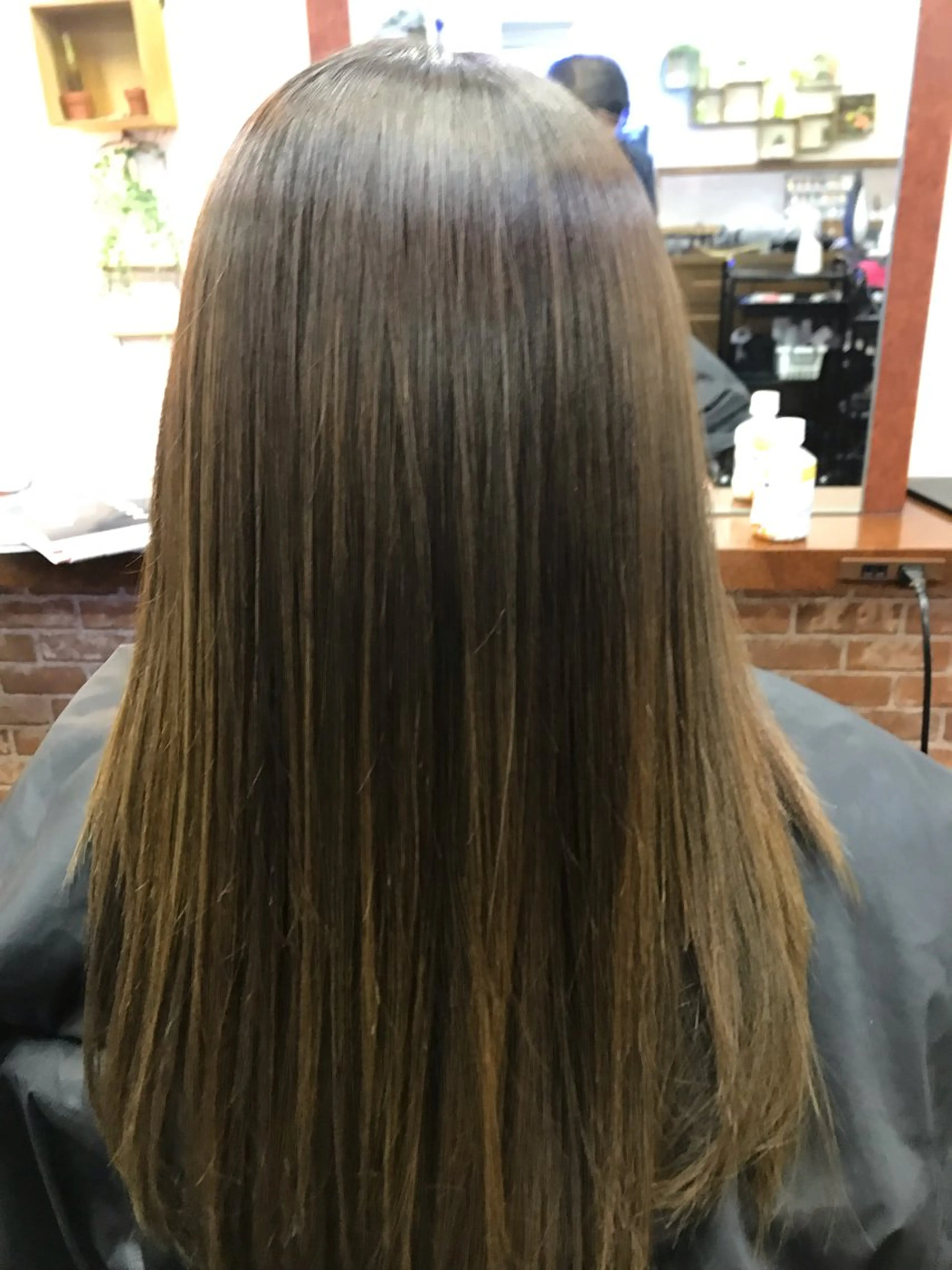 セミロング パーマ 桧山 真のヘアスタイル