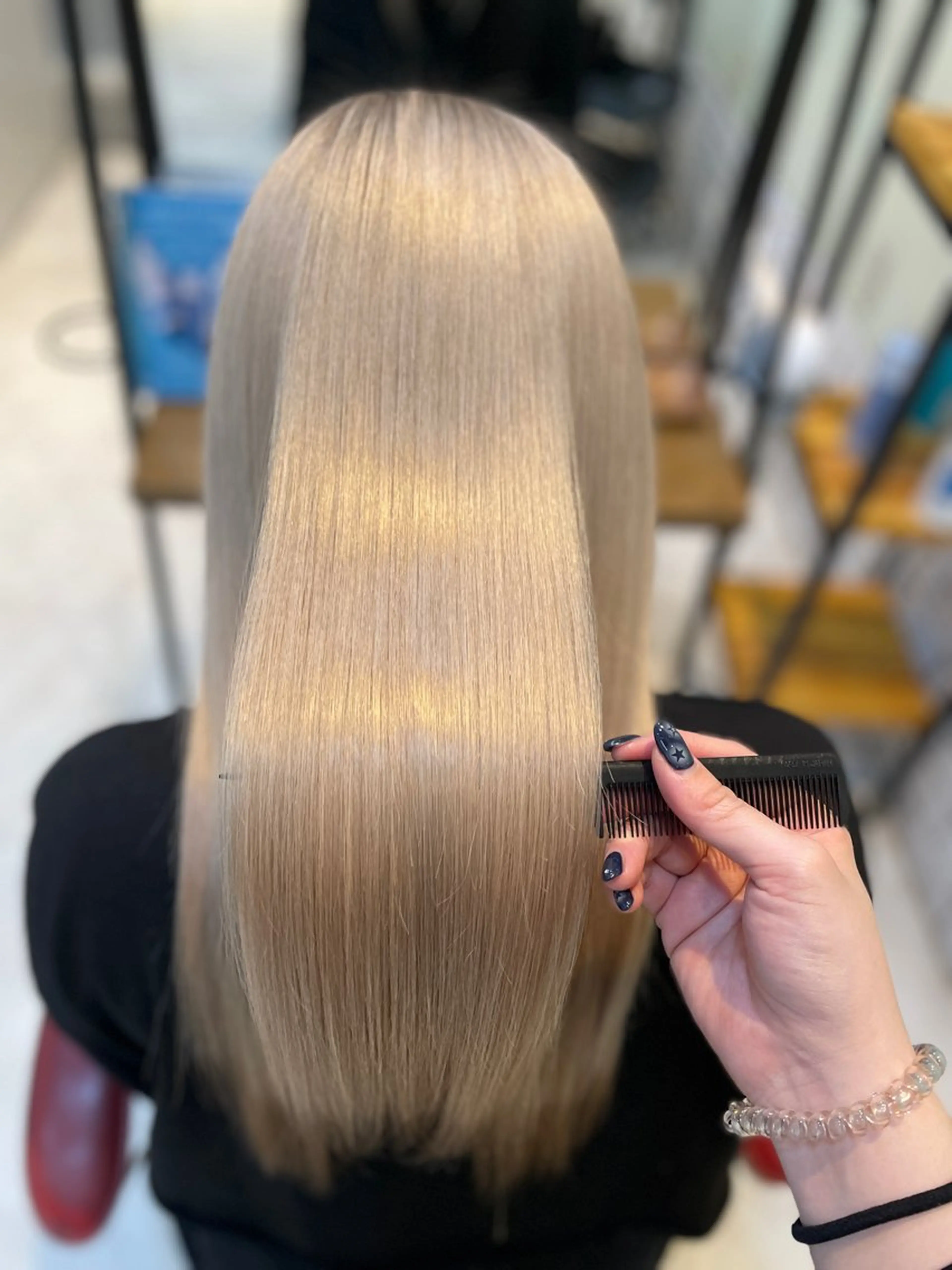 ロング カラー 抜きっぱなしブロンド ブロンド wakana／ メンズカット／カラーのヘアスタイル