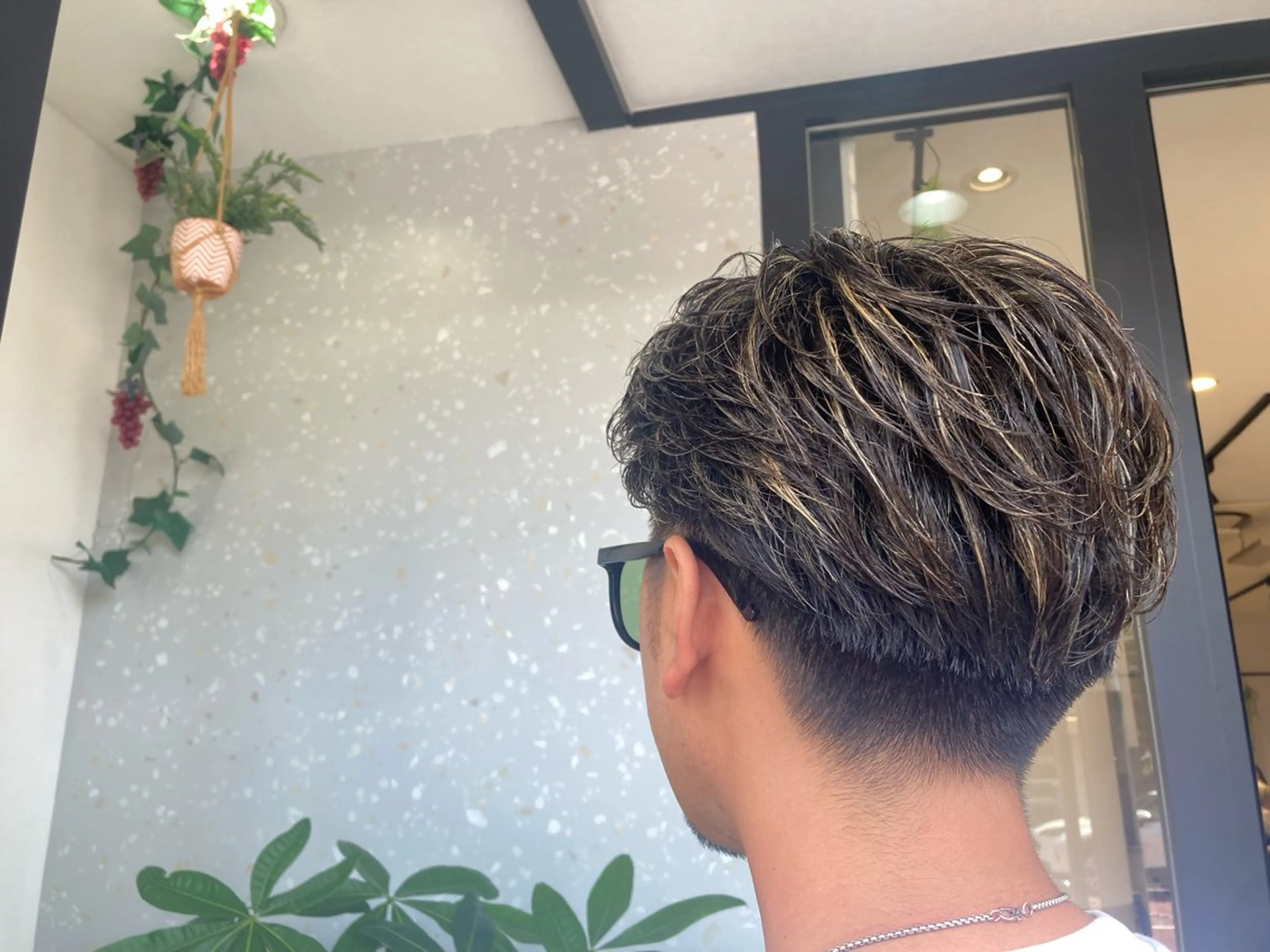 ショート ハイライト 艶カラー3850 まいのヘアスタイル