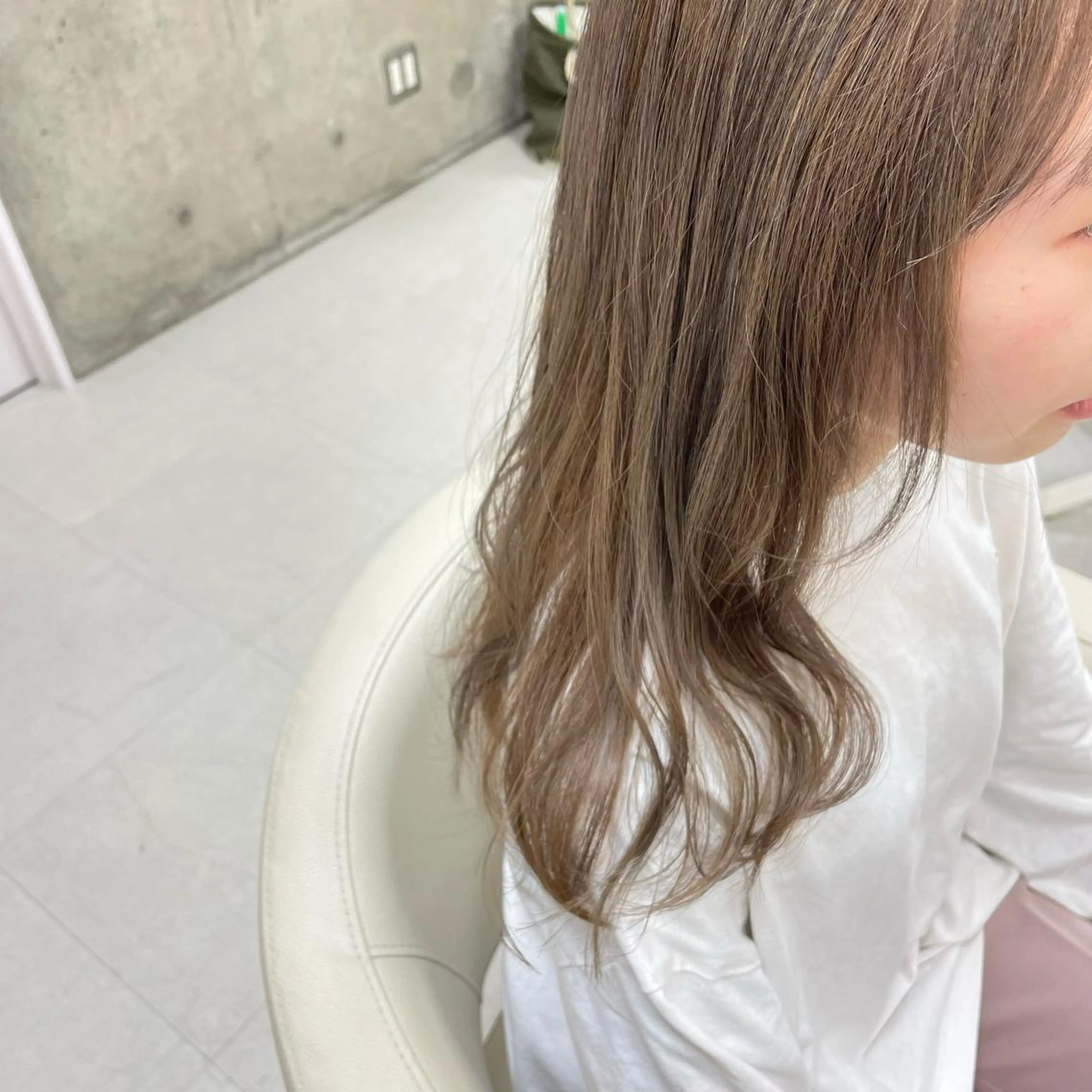 セミロング カラー ブリーチ カット ヘアカラー トリートメント Lemupu所属・坂本 沙也加のヘアスタイル