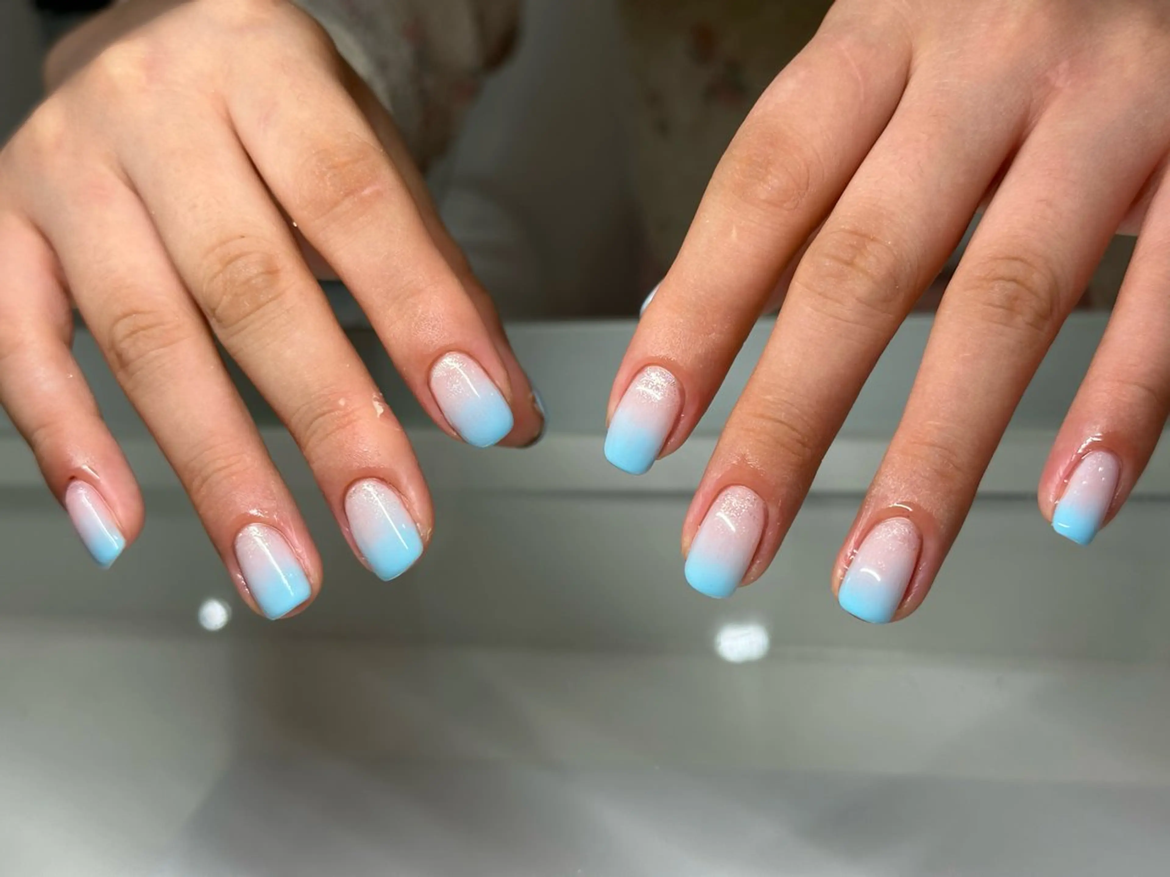 ネイル グラデーション ラメ(グリッター) ラメグラデーション ファーストクラス所属・ファーストクラス mikuのネイルデザイン