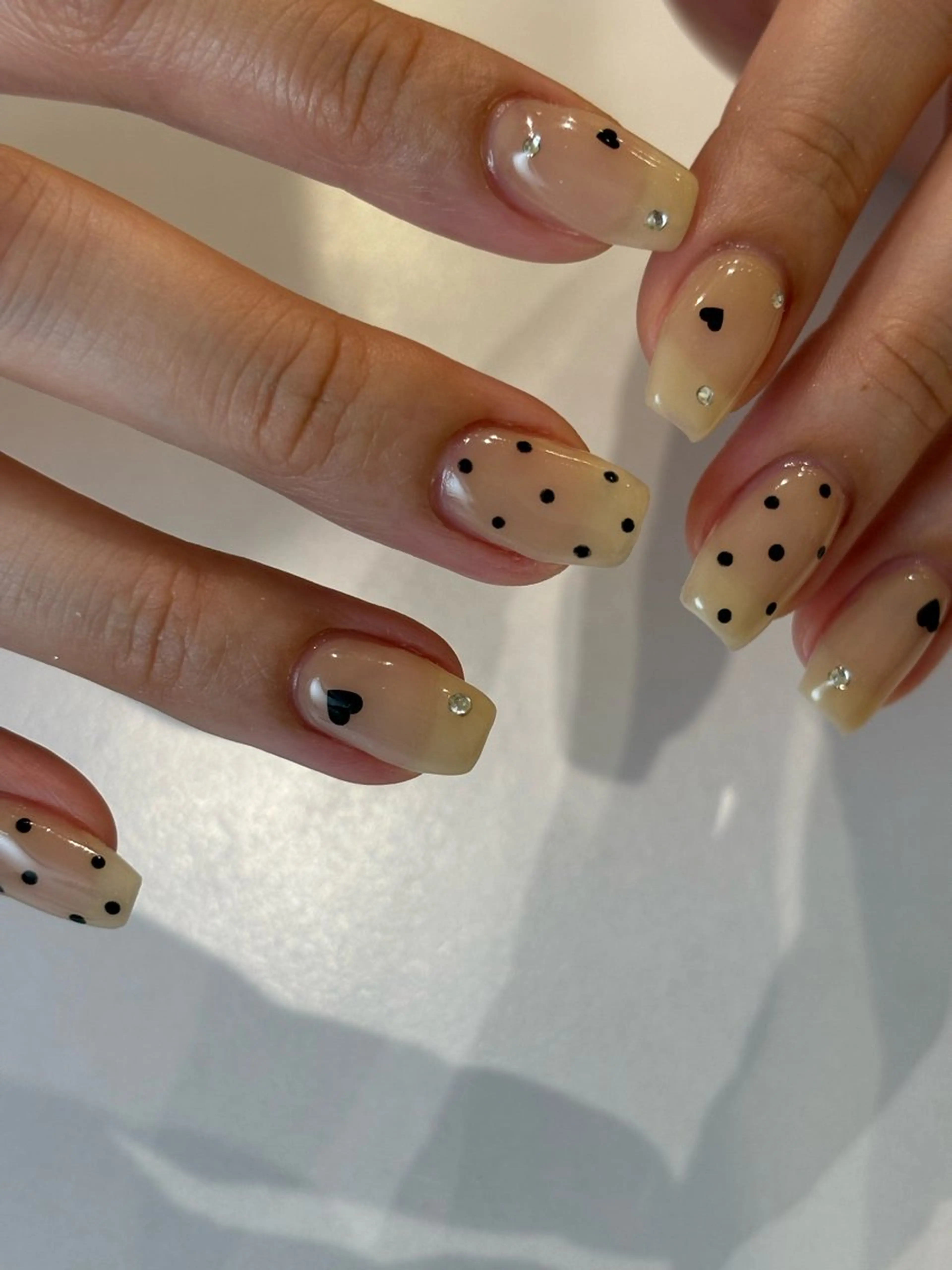 ネイル ドット ハート ハンドネイル Ann. nail.tokyo所属・Ann nailのネイルデザイン