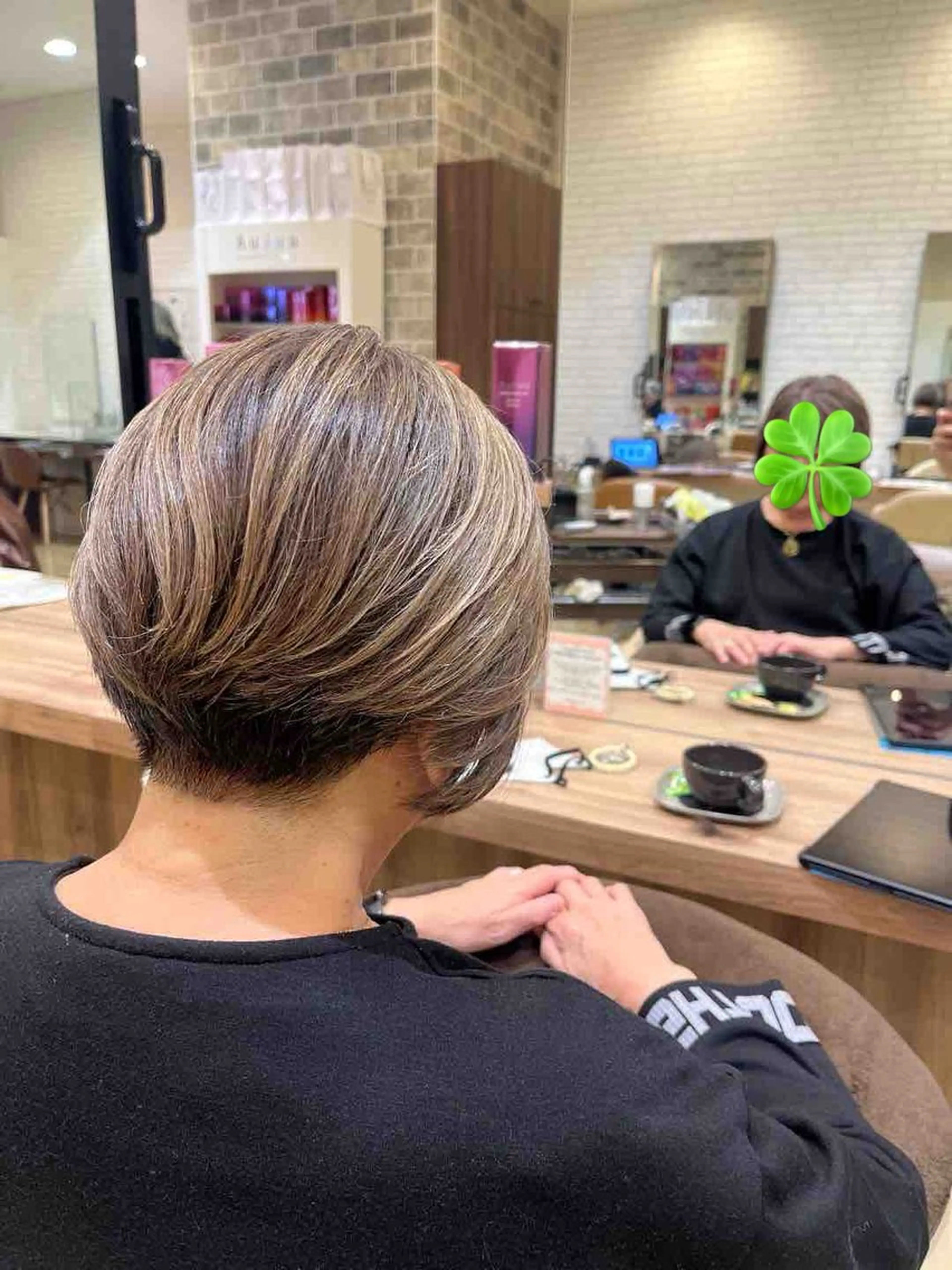 ショート ハイライト ショートヘア VISAGE unir所属・新浦安 / 駅近 ヘッドスパ/ 岩橋のヘアスタイル