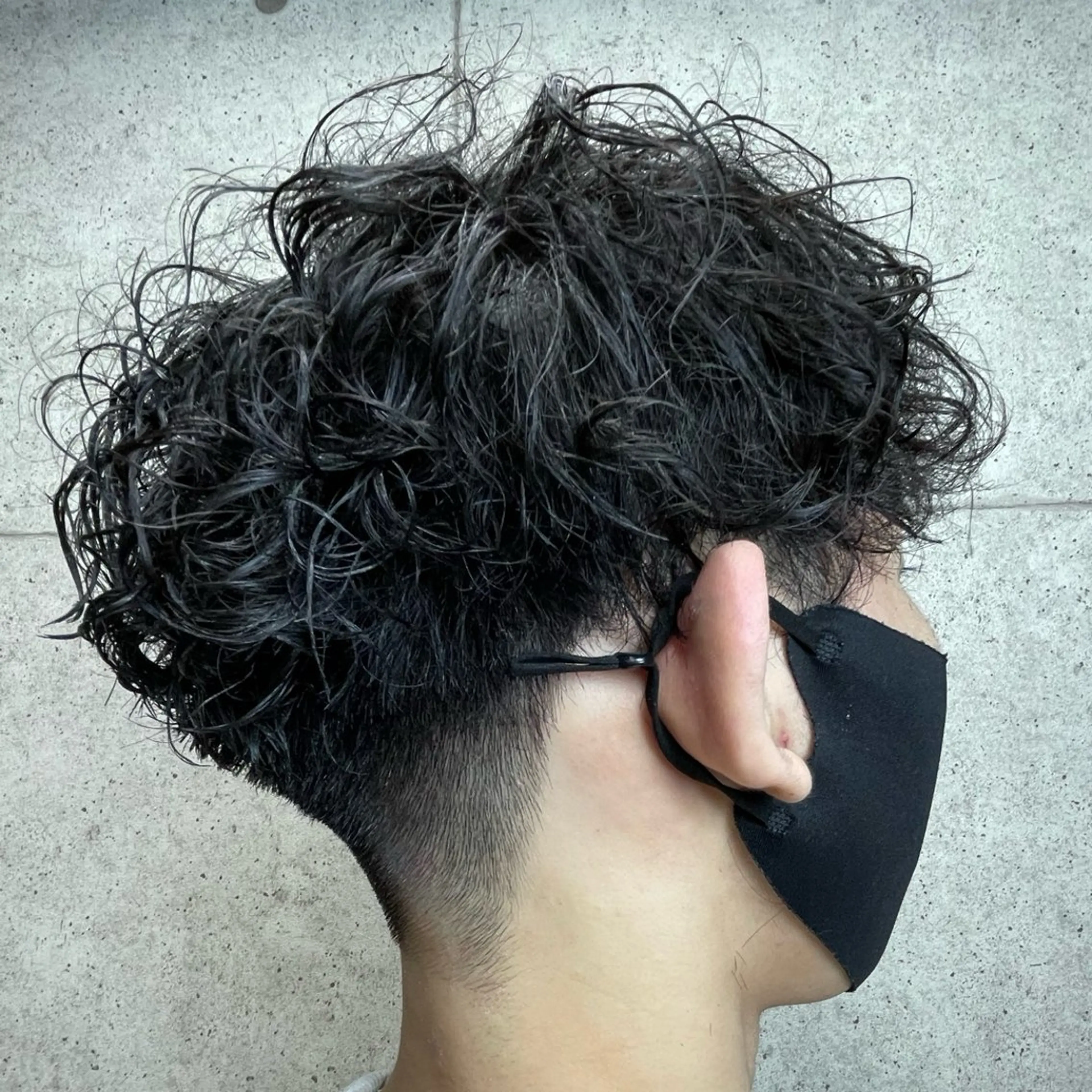 メンズ メンズパーマ🔵 ハイトーン✨原田慎也のヘアスタイル