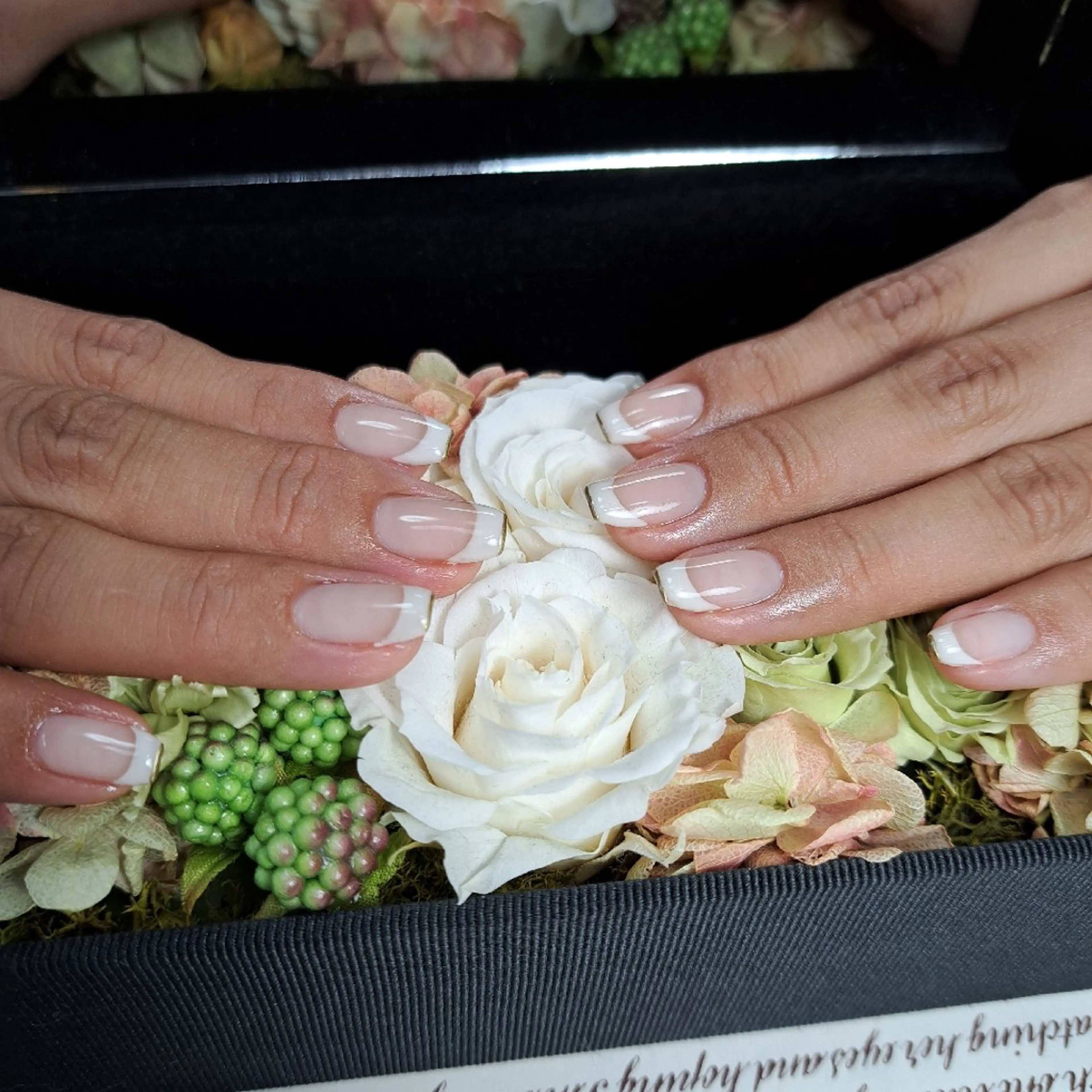 ネイル フレンチネイル ゴールド HAYASHI  Nのネイルデザイン