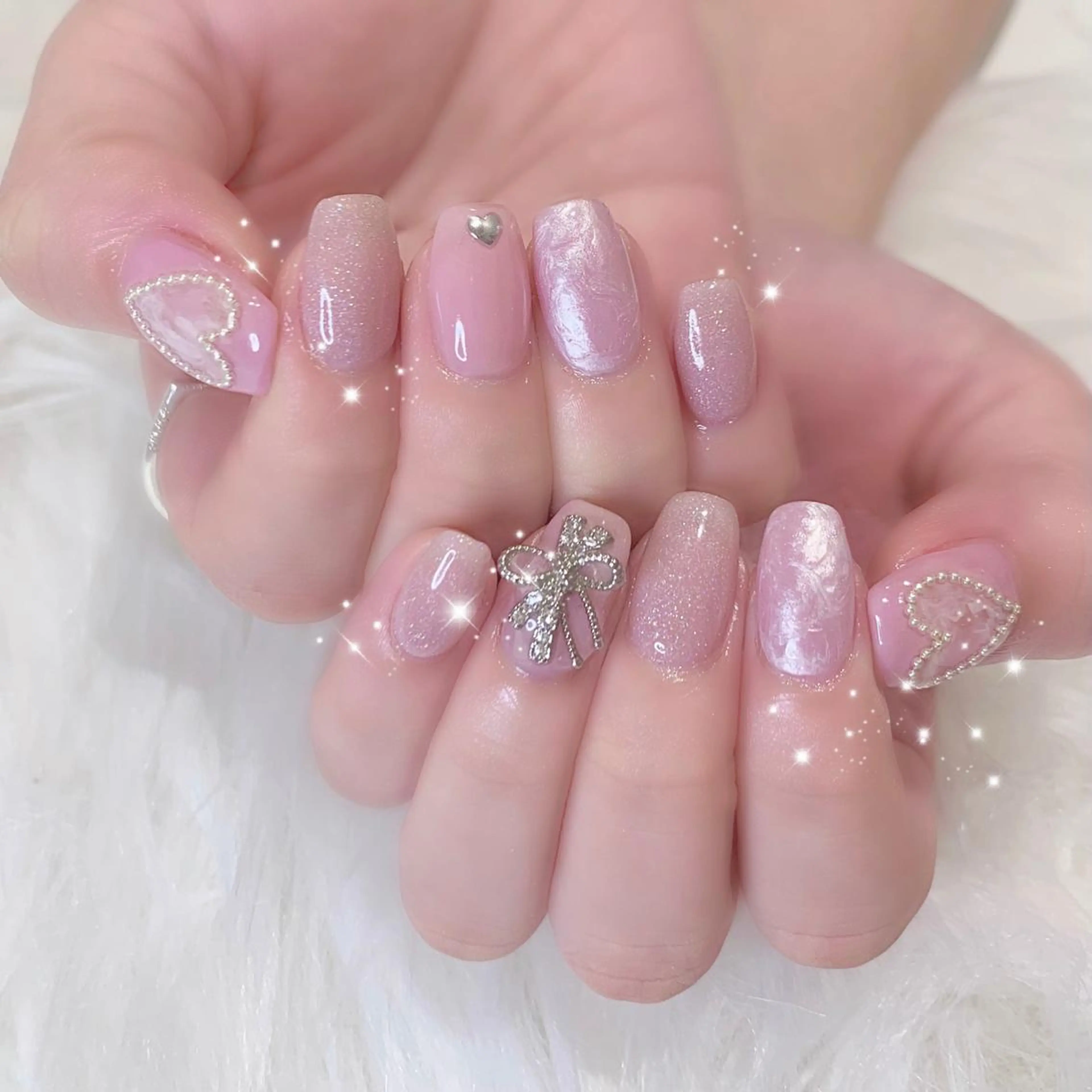 ネイル オーロラネイル チークネイル ジェルネイル 韓国ネイル マグネットネイル ハンドネイル Kanon 🤍のネイルデザイン