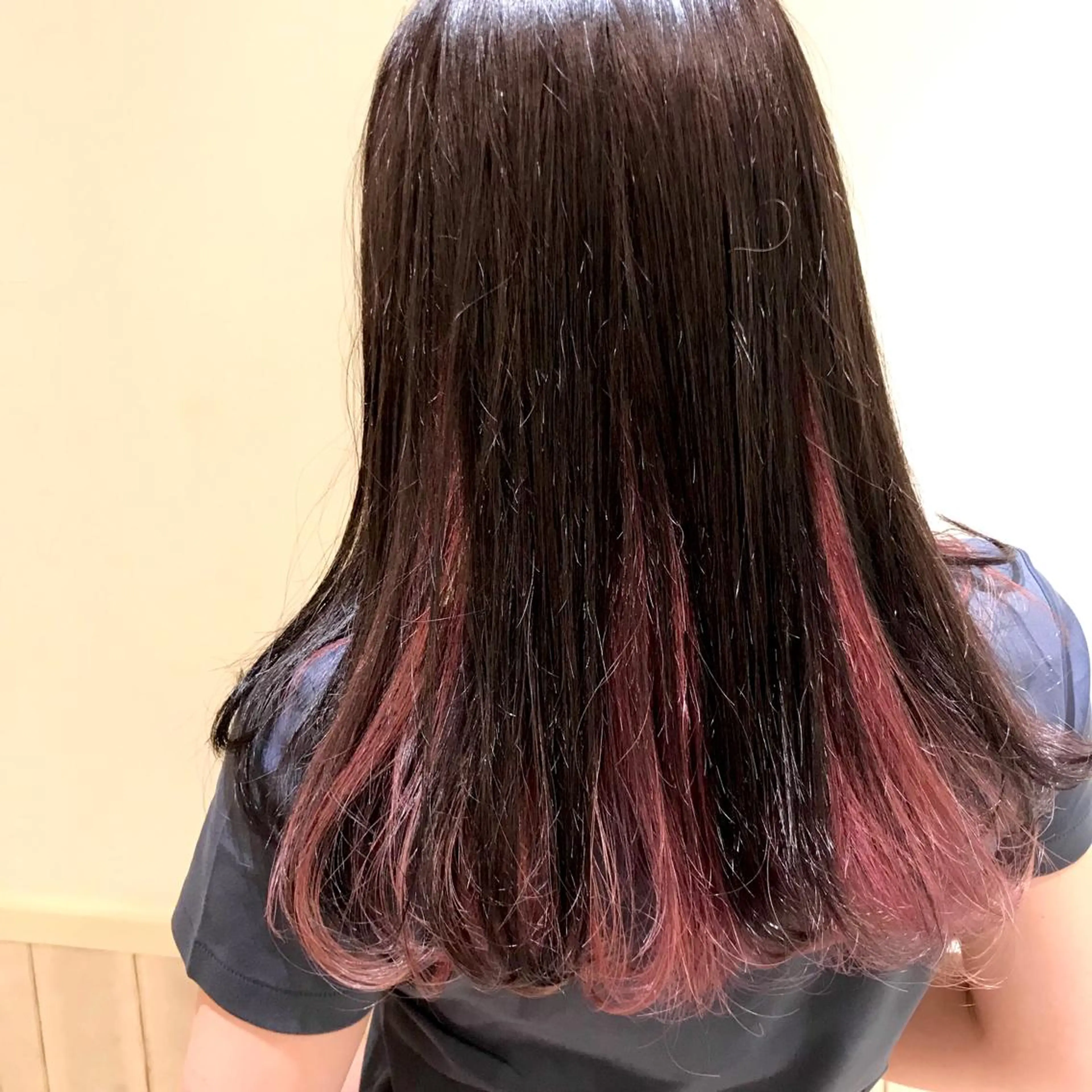 セミロング スナコザワ レナのヘアスタイル