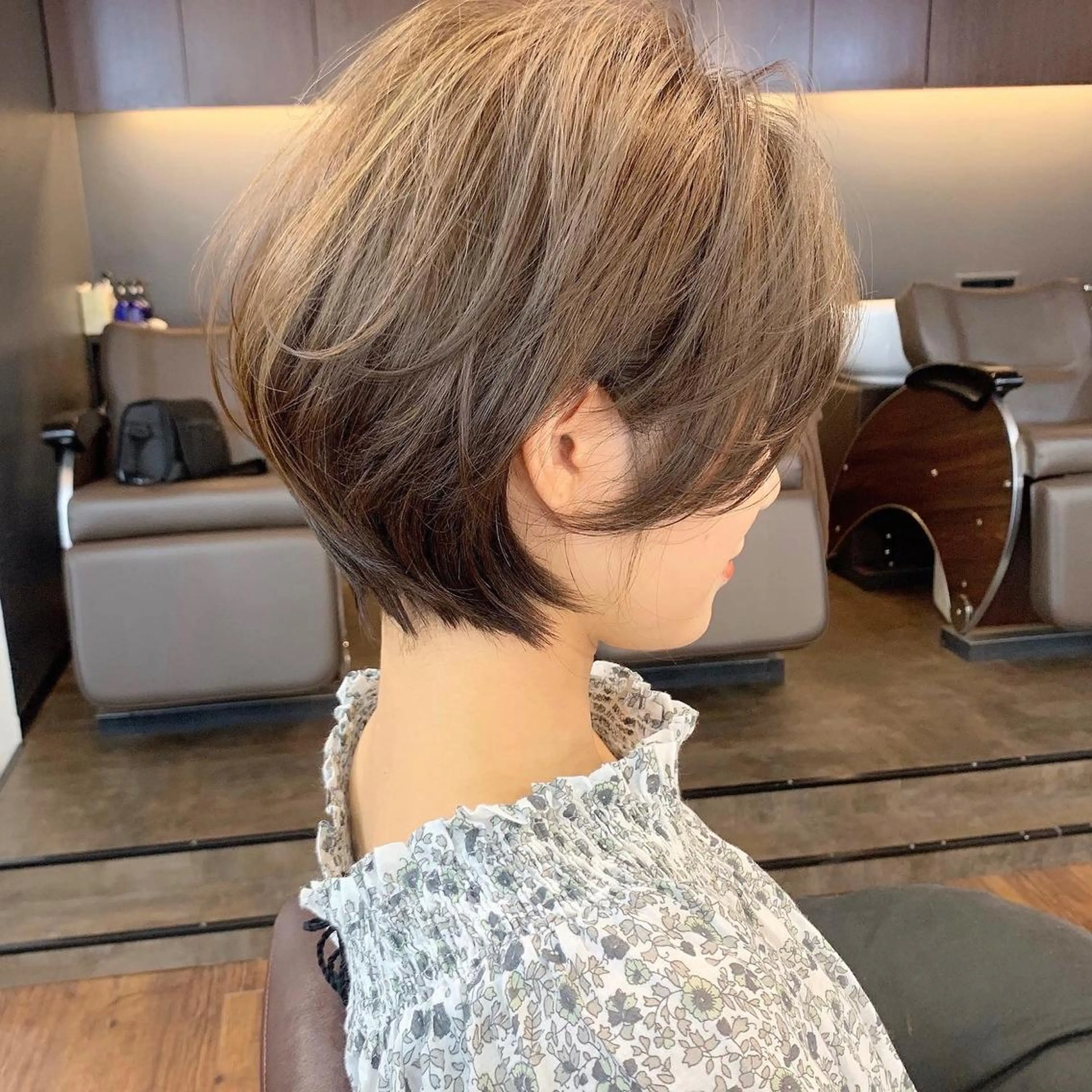 ショート レイヤーカット ✨️進藤ひかりのヘアスタイル