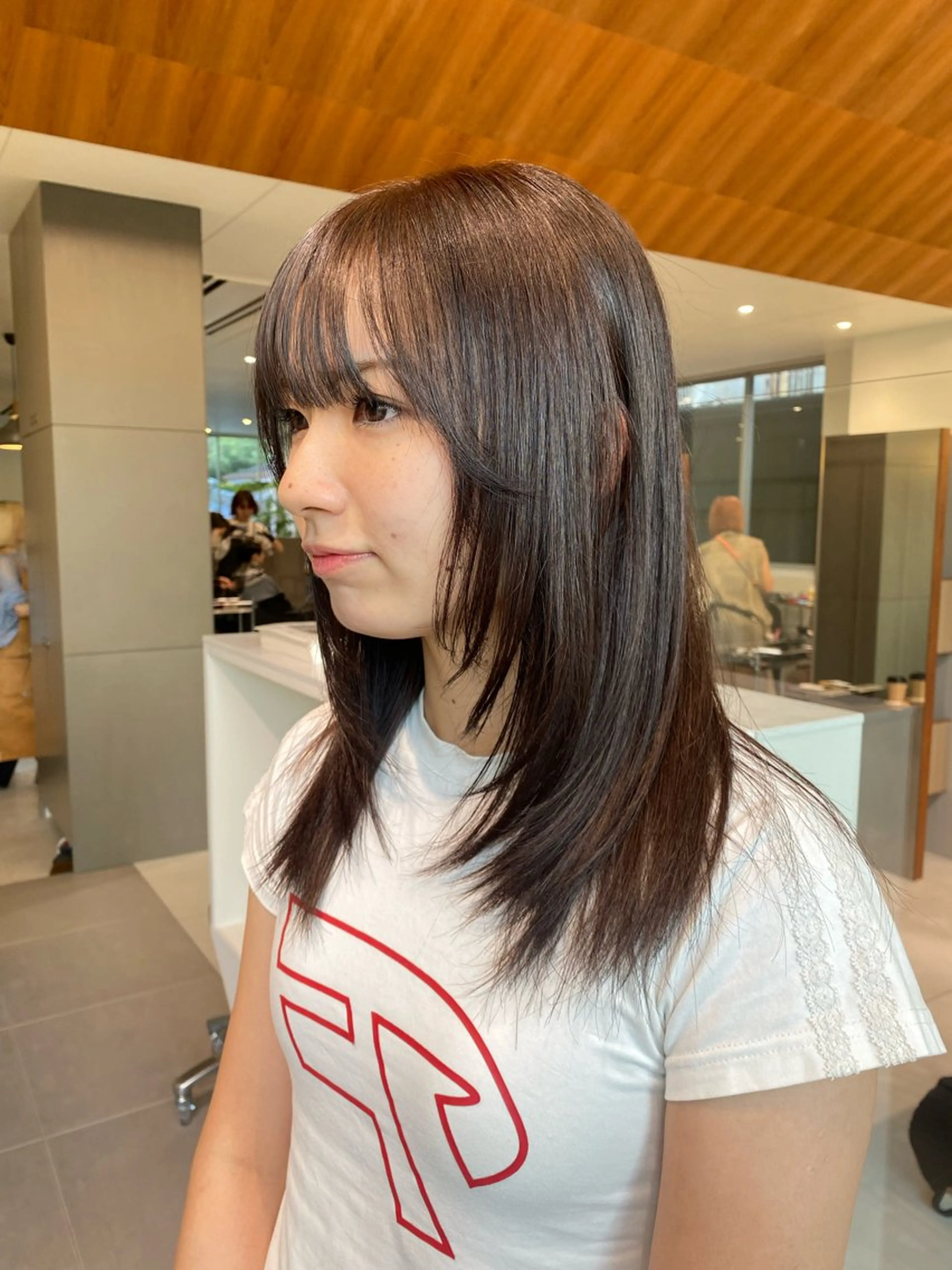 ロング レイヤーカット 🎀透明感× 暖色カラーつな🎀のヘアスタイル