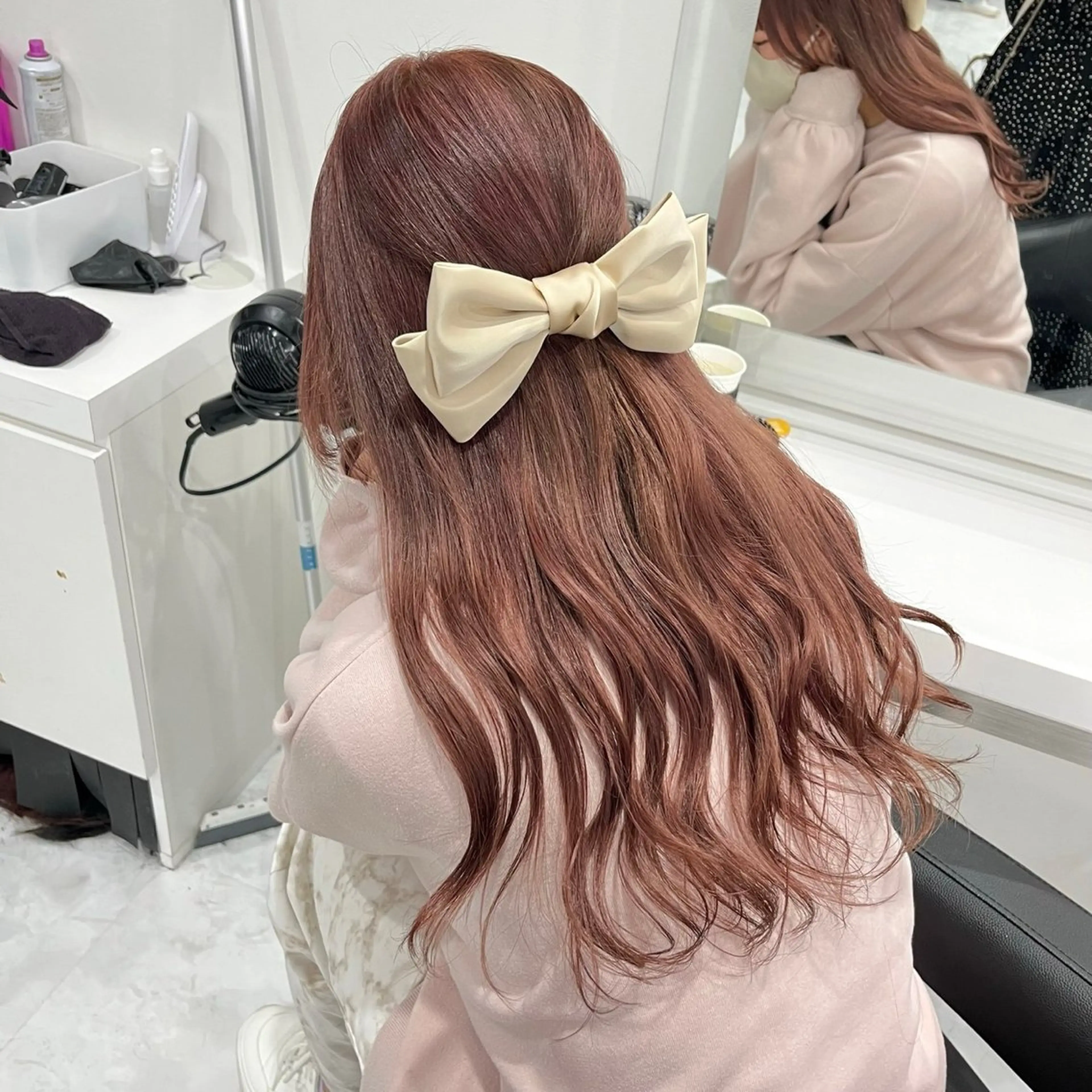 ロング ヘアカラー トリートメント 艶感ミルクティー🤍 色落ち綺麗🤍ともやのヘアスタイル