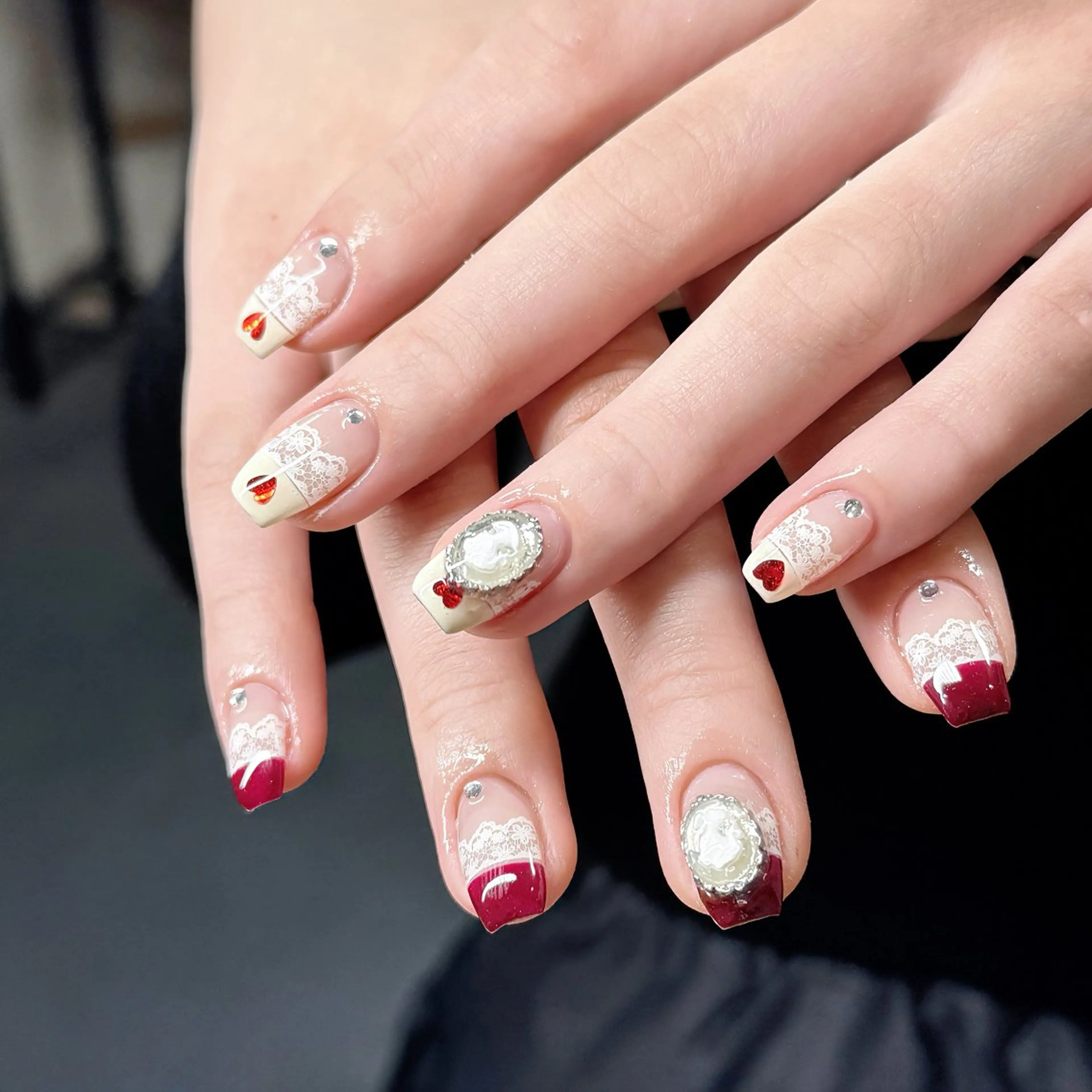 ネイル チークネイル 成人式 長さ出し フレンチネイル マグネットネイル ハンドネイル 🫧OPELIA NAIL渋谷🫧のネイルデザイン