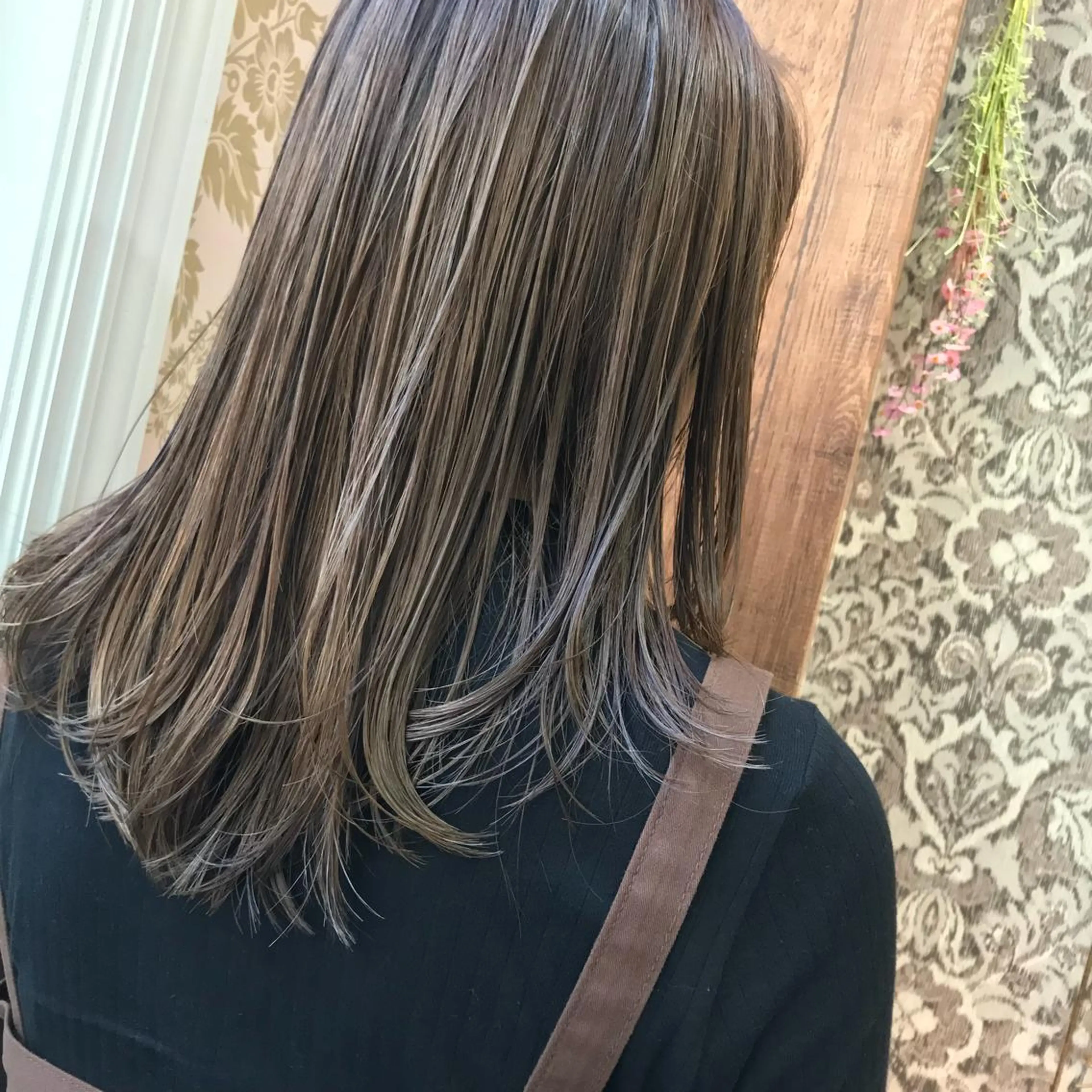 セミロング カラー ブラウンカラー HARUNA🤍 大人ショートヘアのヘアスタイル