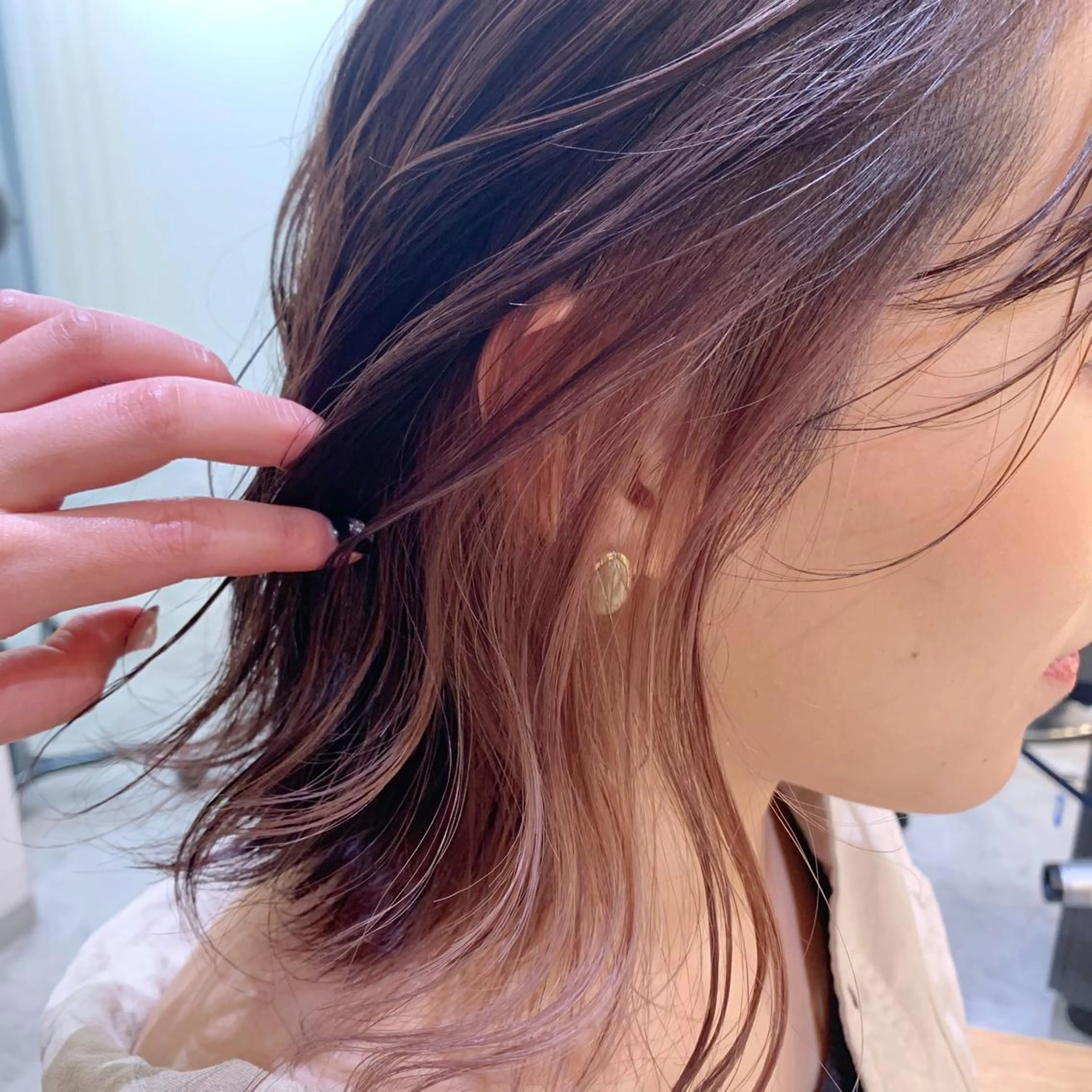 ミディアム 横山 菜摘のヘアスタイル