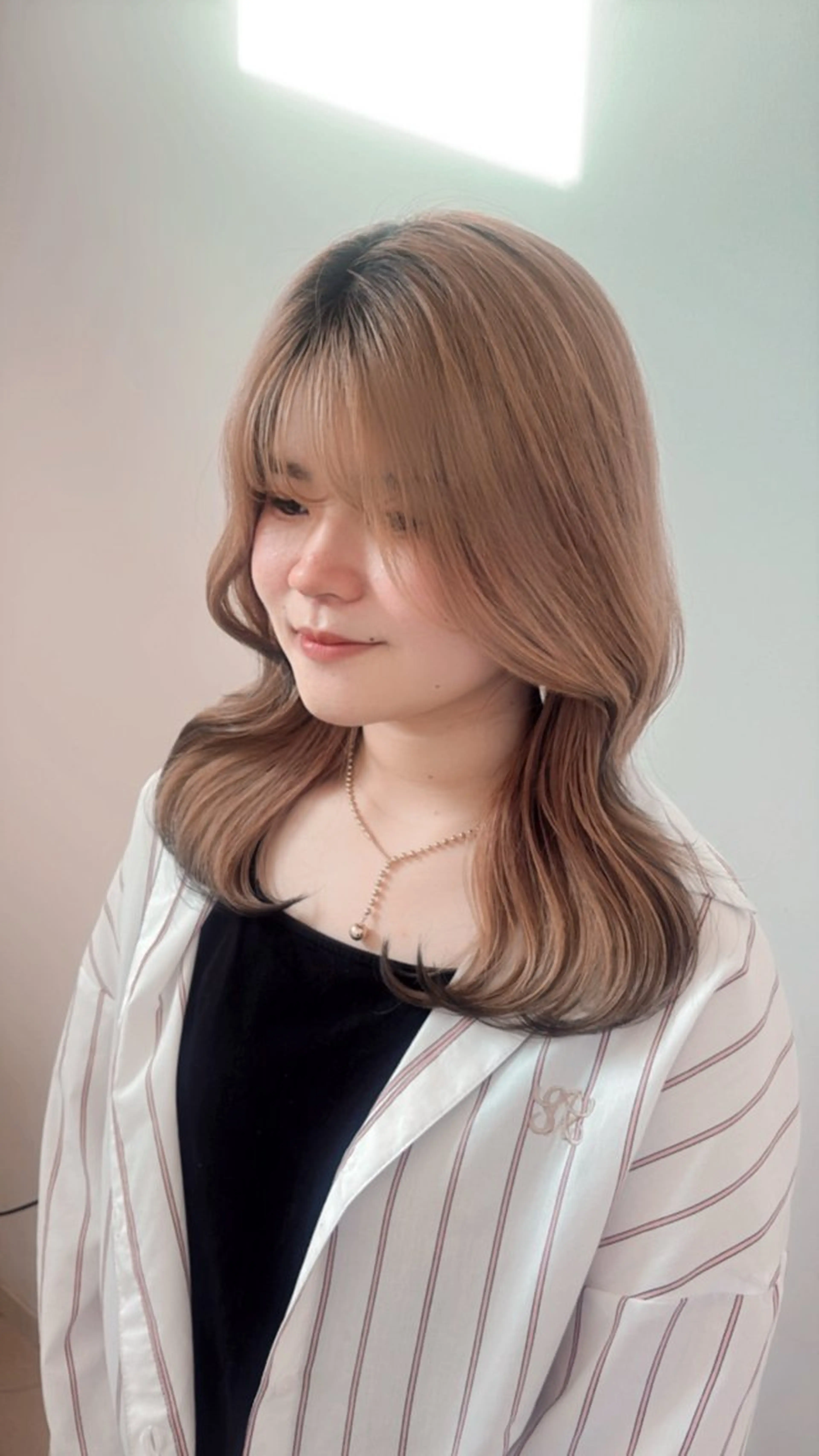 セミロング カラー ワンホンヘア MINDS LINO Reinaのヘアスタイル