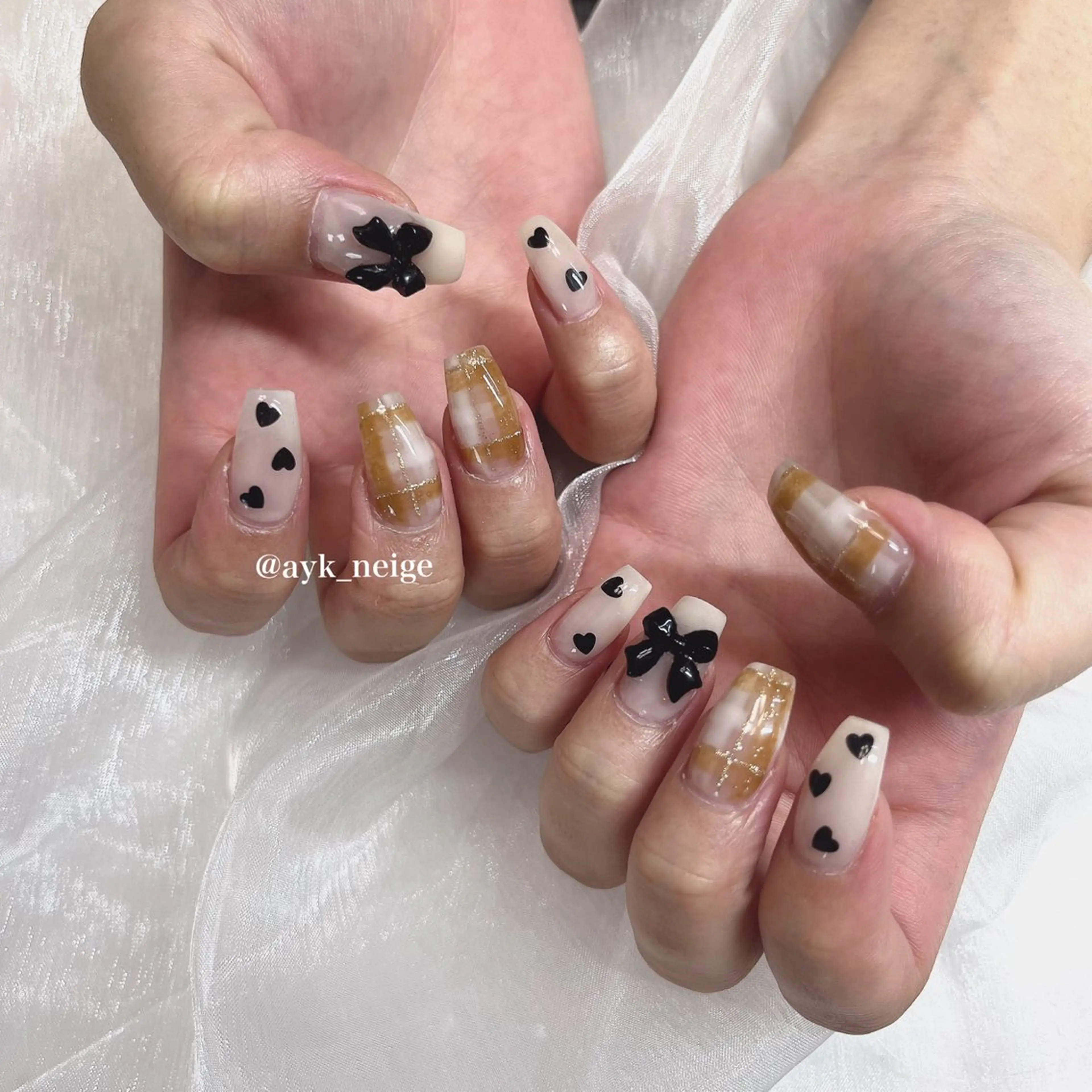 ネイル フットネイル キラキラネイル 韓国ネイル リボン n'eige nail所属・大谷 綾香のネイルデザイン