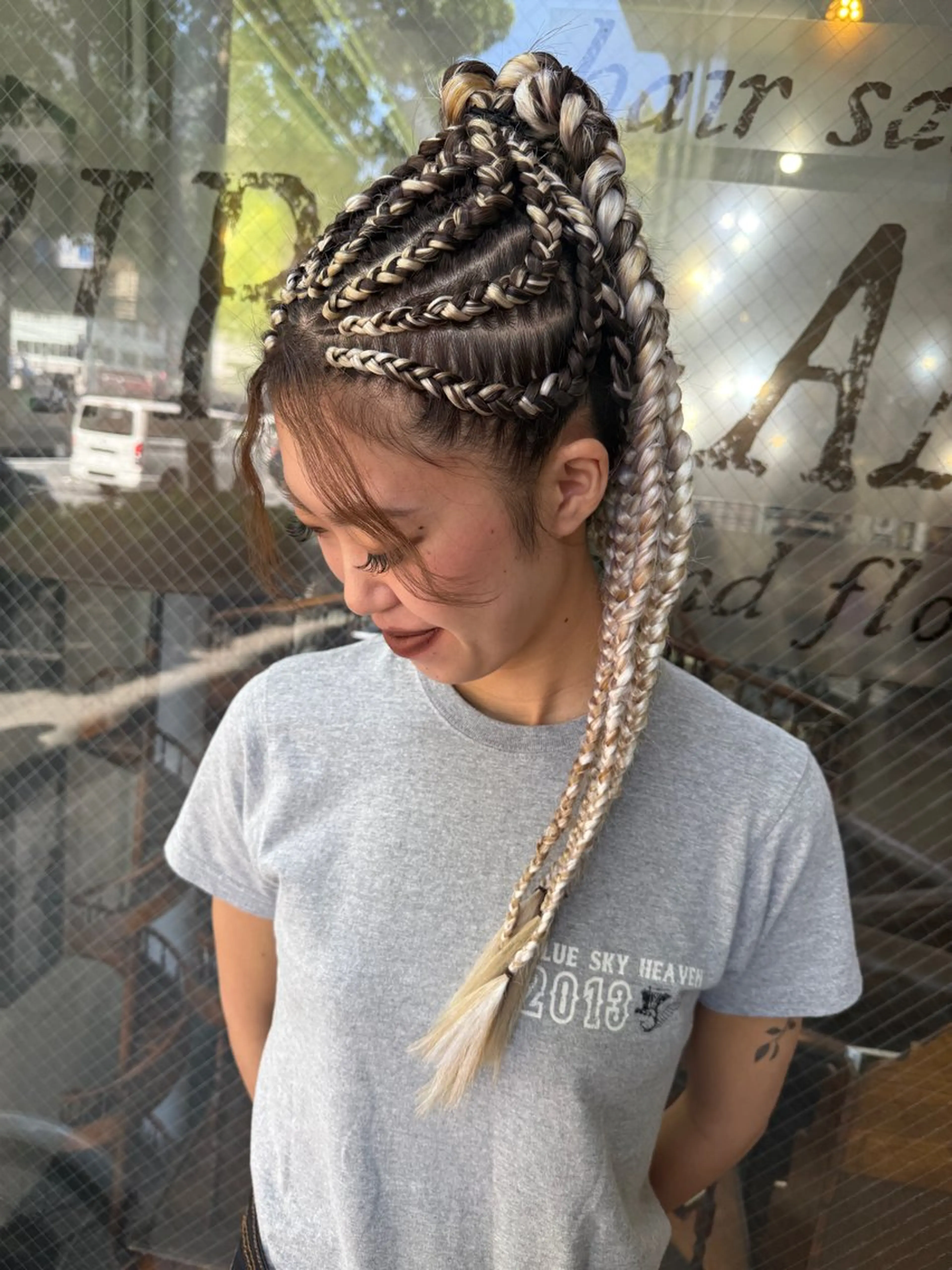 ヘアアレンジ モモカ/ハイトーン /バレイヤージュのヘアスタイル