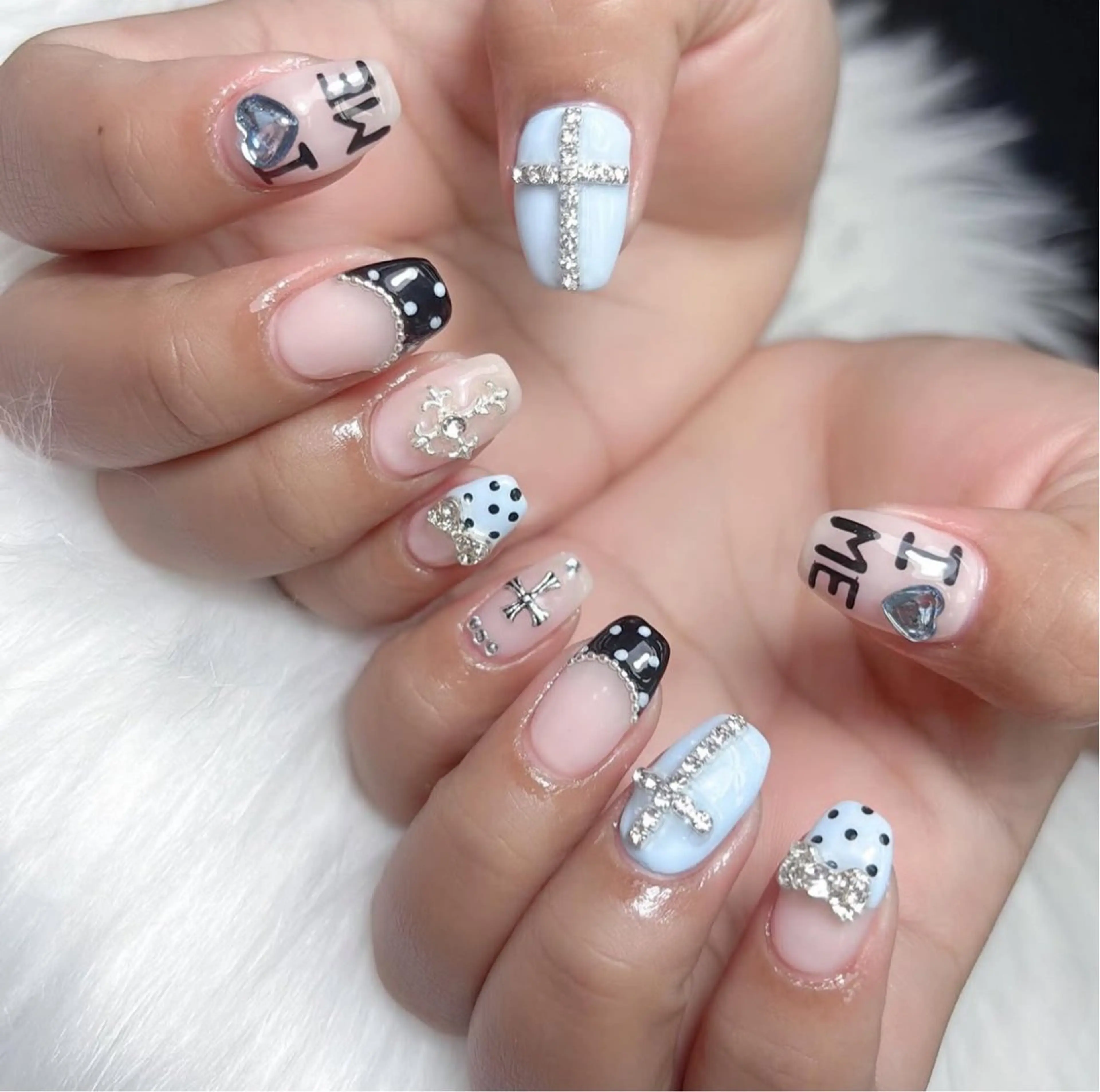 ネイル フラッシュネイル フレンチネイル グラデーション キラキラネイル 韓国ネイル ハンドネイル rina nailのネイルデザイン