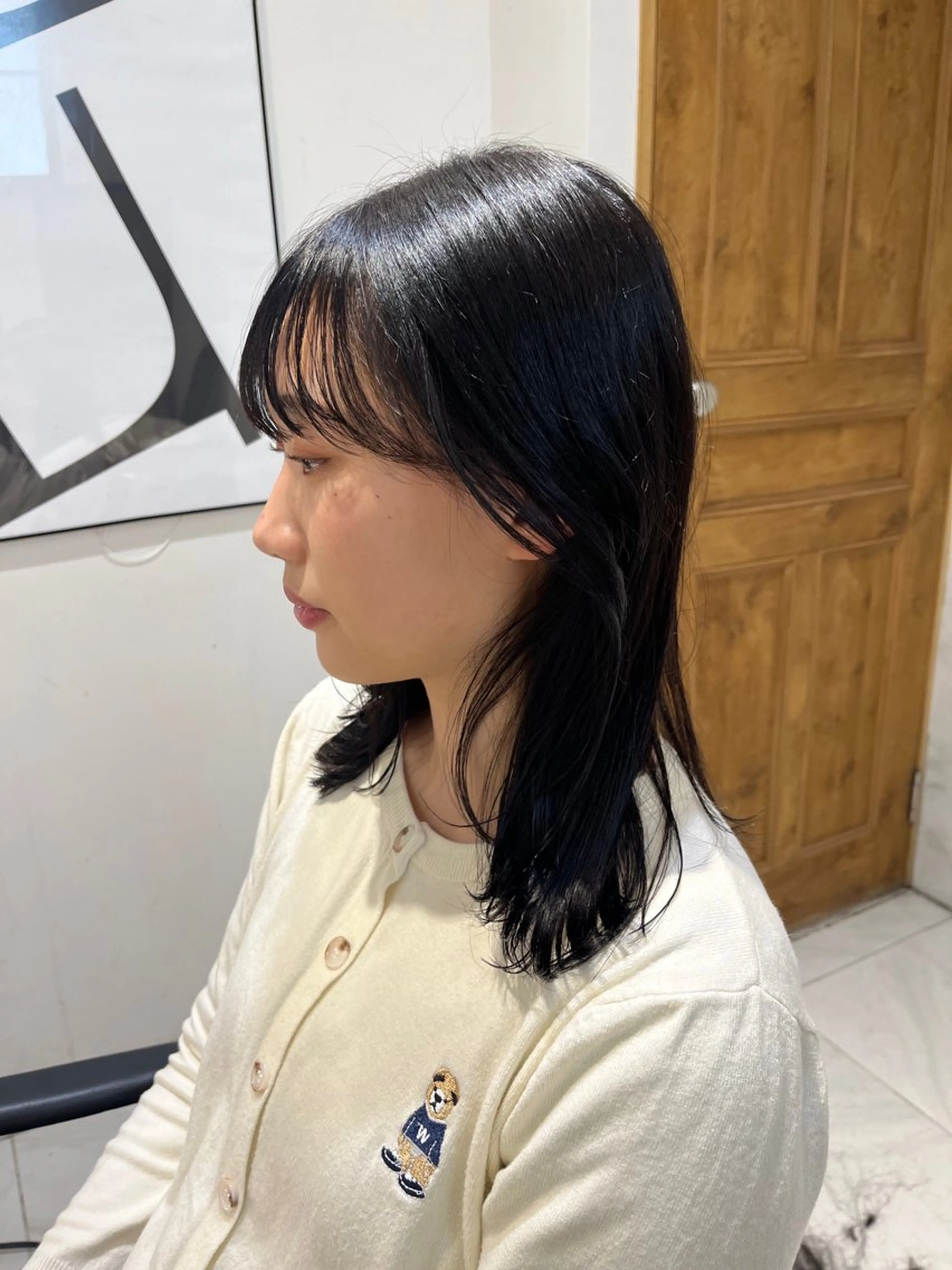 セミロング ナミ🩶暗髪/暖色 ❤️/透明感/縮毛のヘアスタイル