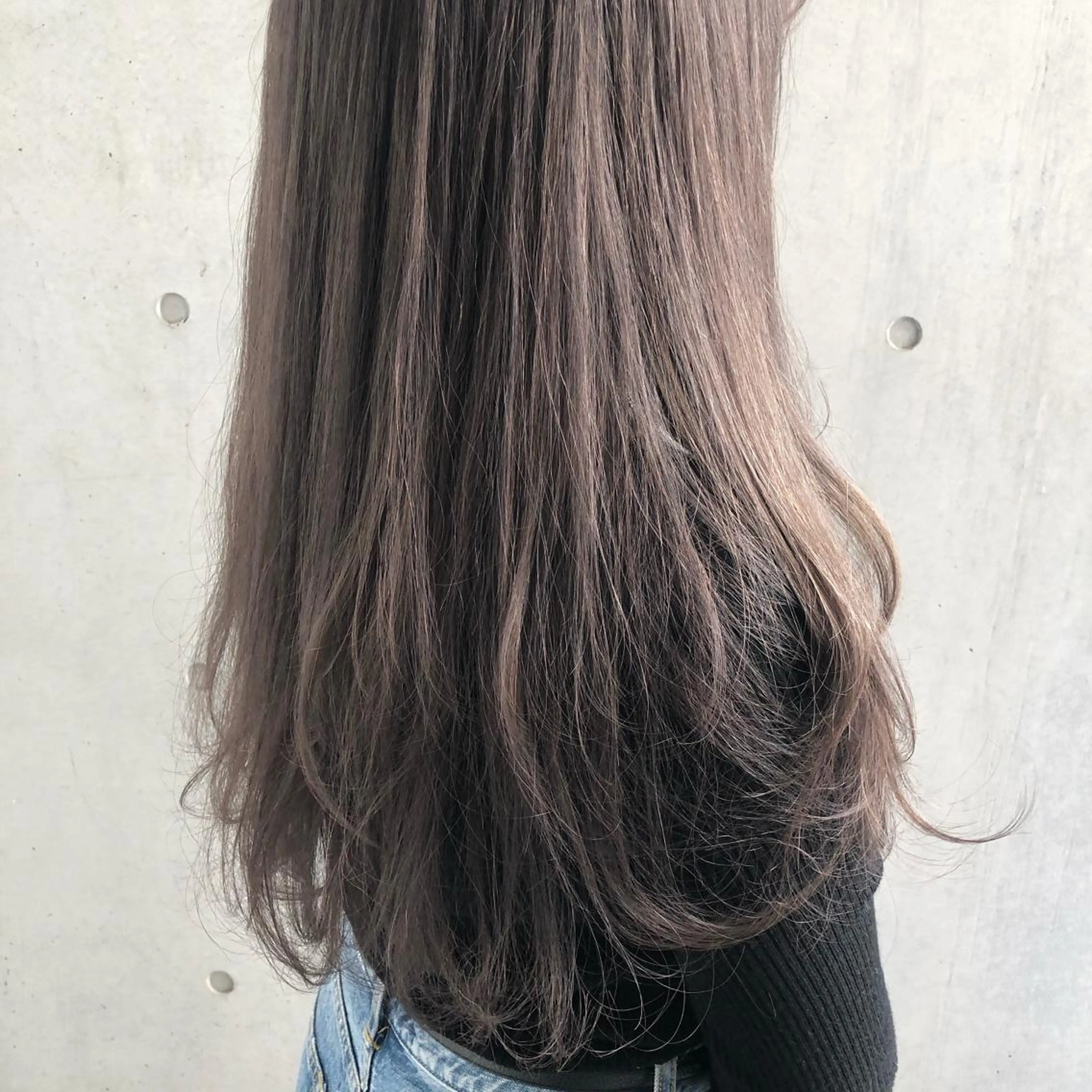 セミロング カラー ブリーチ グレージュ ヘアカラー salowin SHIBUYA me+店所属・kasumi/渋谷/ パーマのヘアスタイル