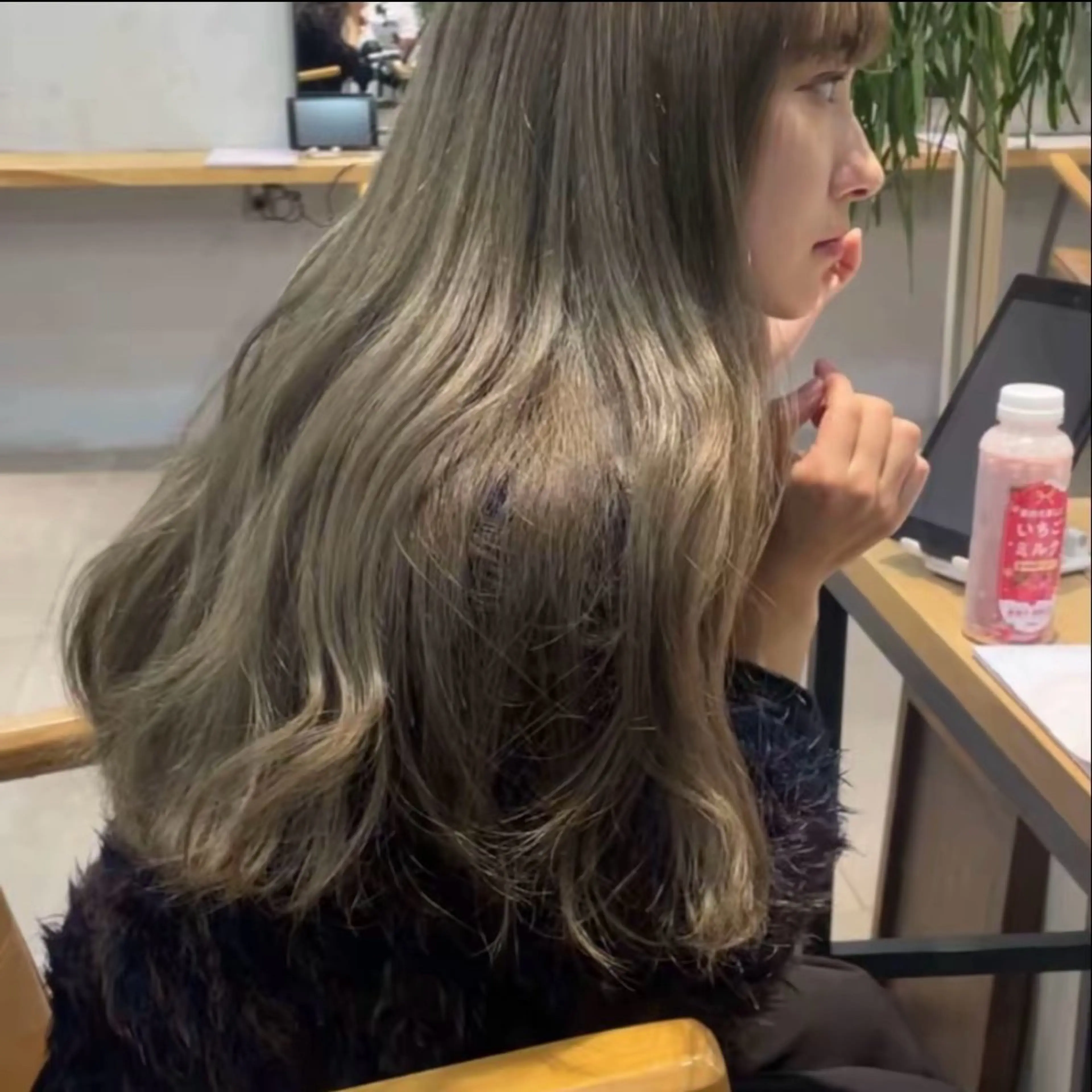 カラー miyu  / 柔らかい透明感カラーのヘアスタイル