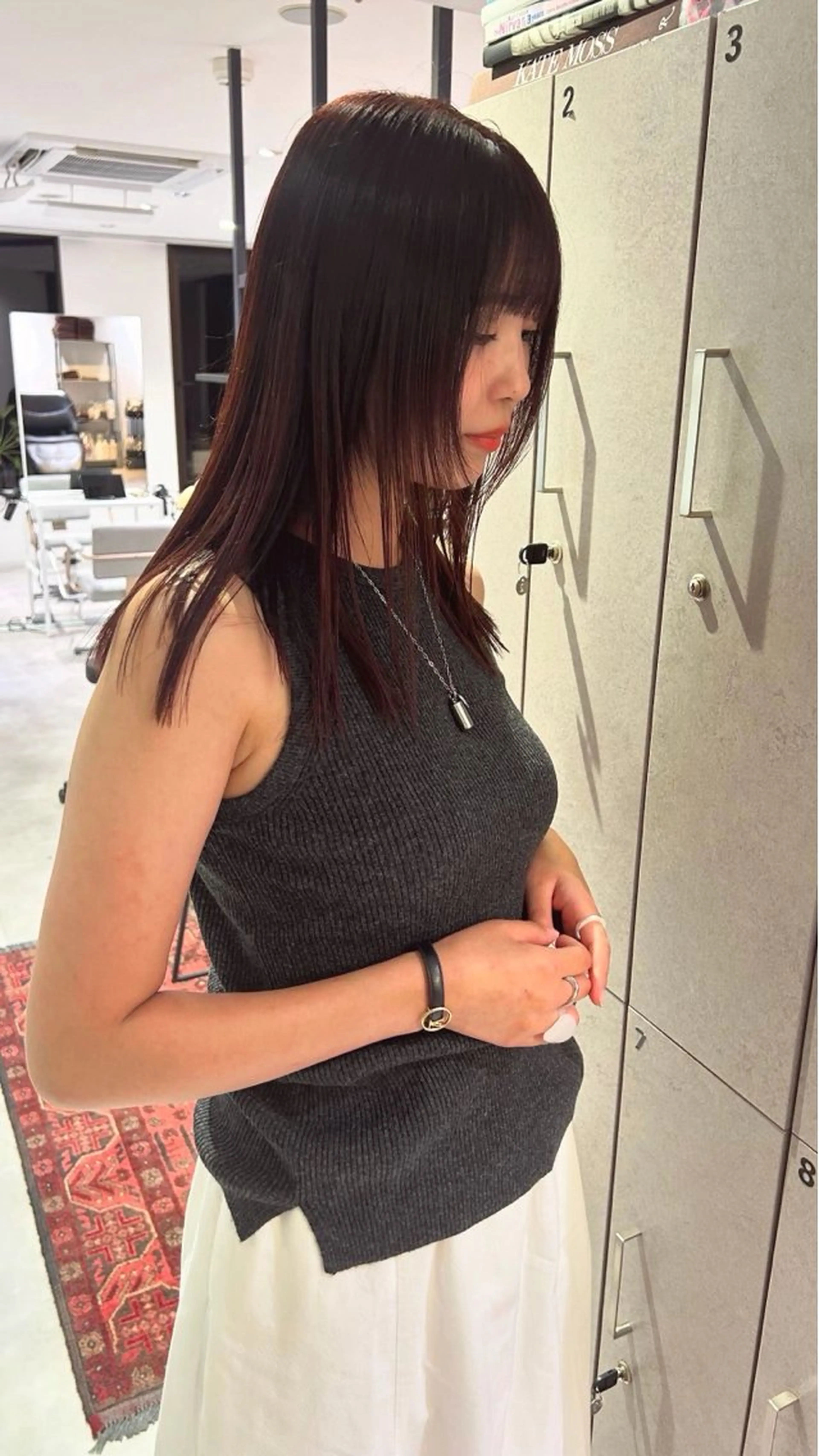 セミロング Ann/ベージュ /ミルクティーのヘアスタイル