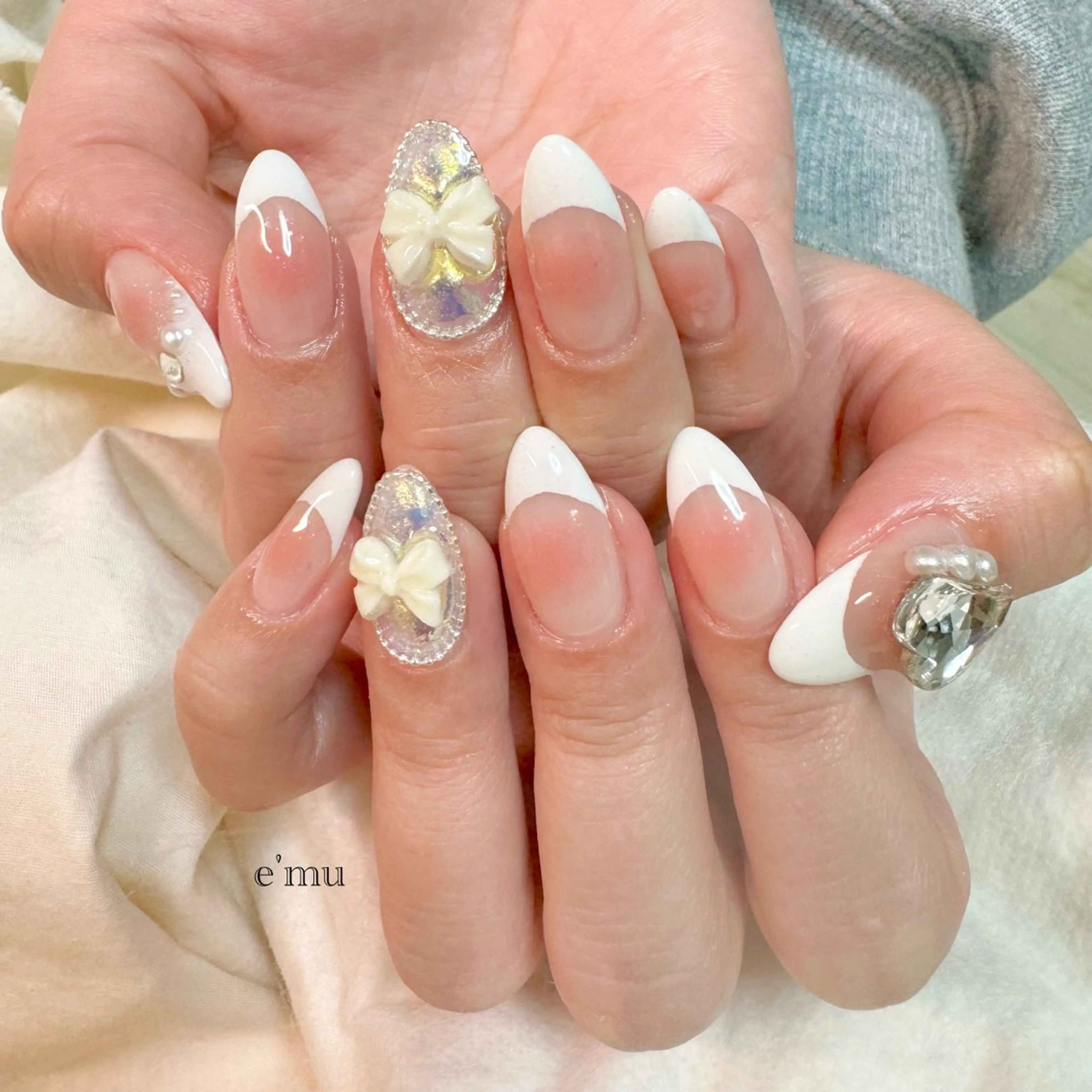 ネイル フレンチネイル リボン ハンドネイル nail salon e'mu💐のネイルデザイン