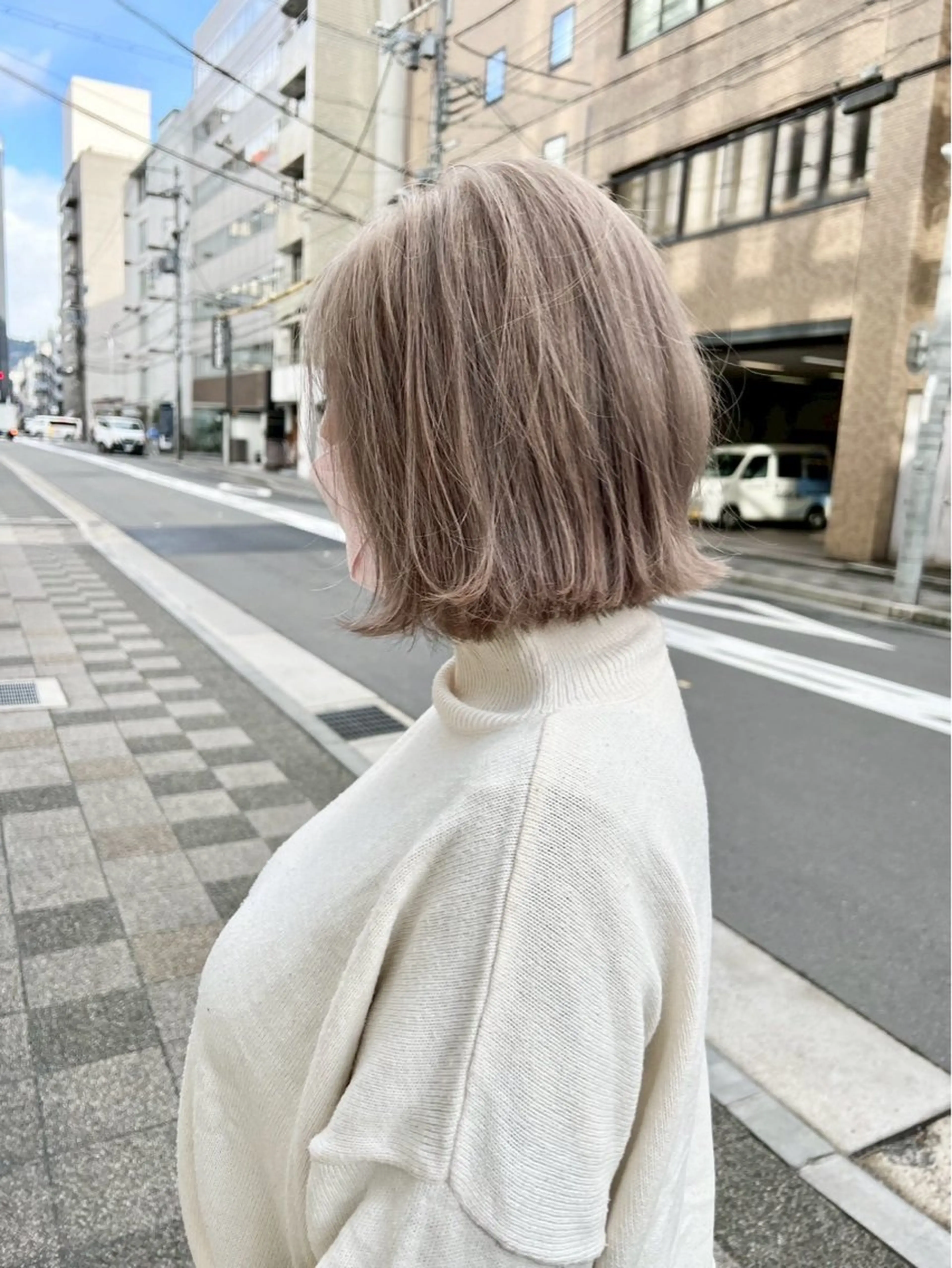 ショート カラー ヘアカラー SEINA️️/烏丸 ブリーチ/ハイトーンのヘアスタイル