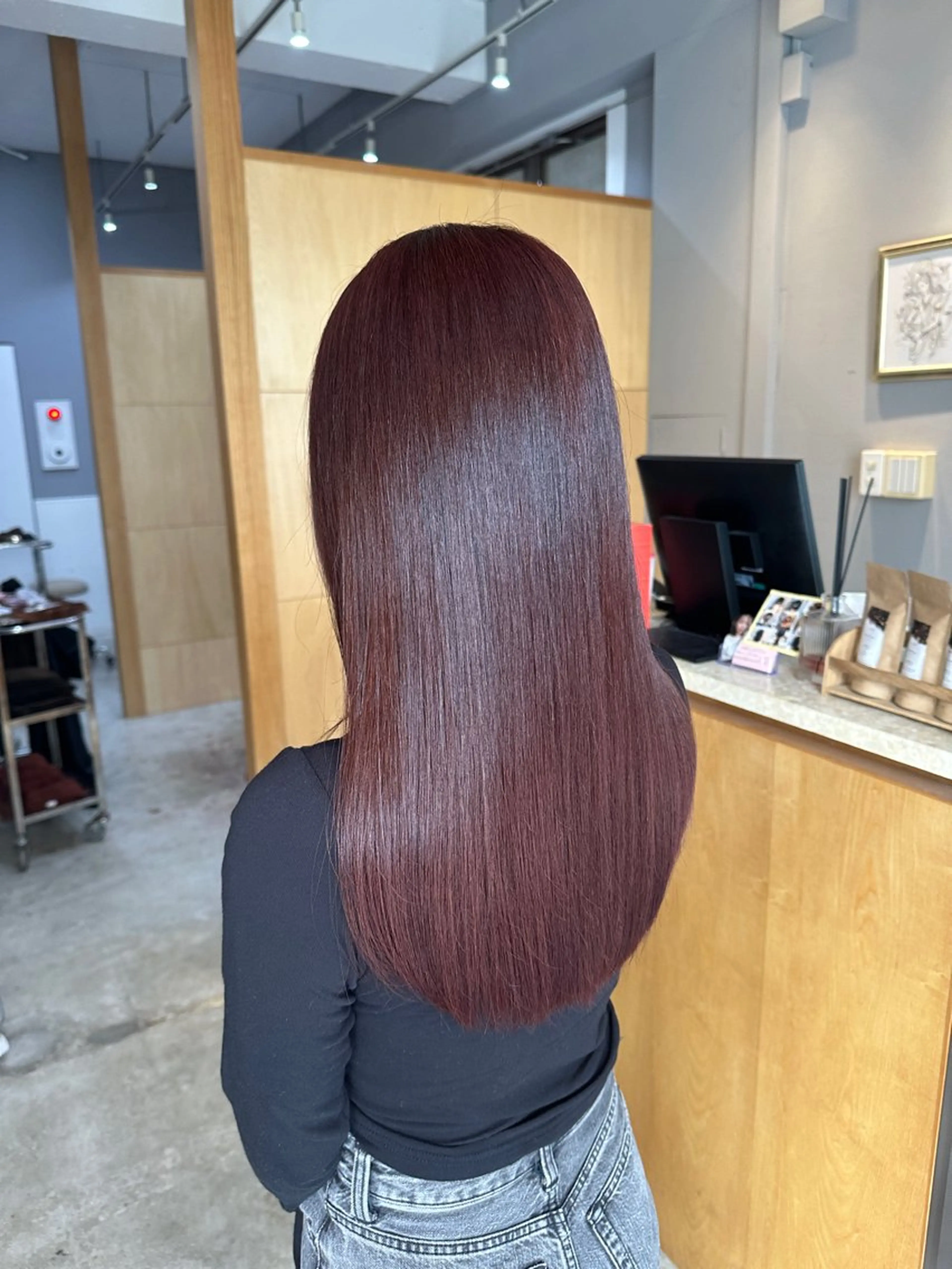 ミディアム ピンクブラウン ヘアカラー トリートメント miloc MOMOKAのヘアスタイル