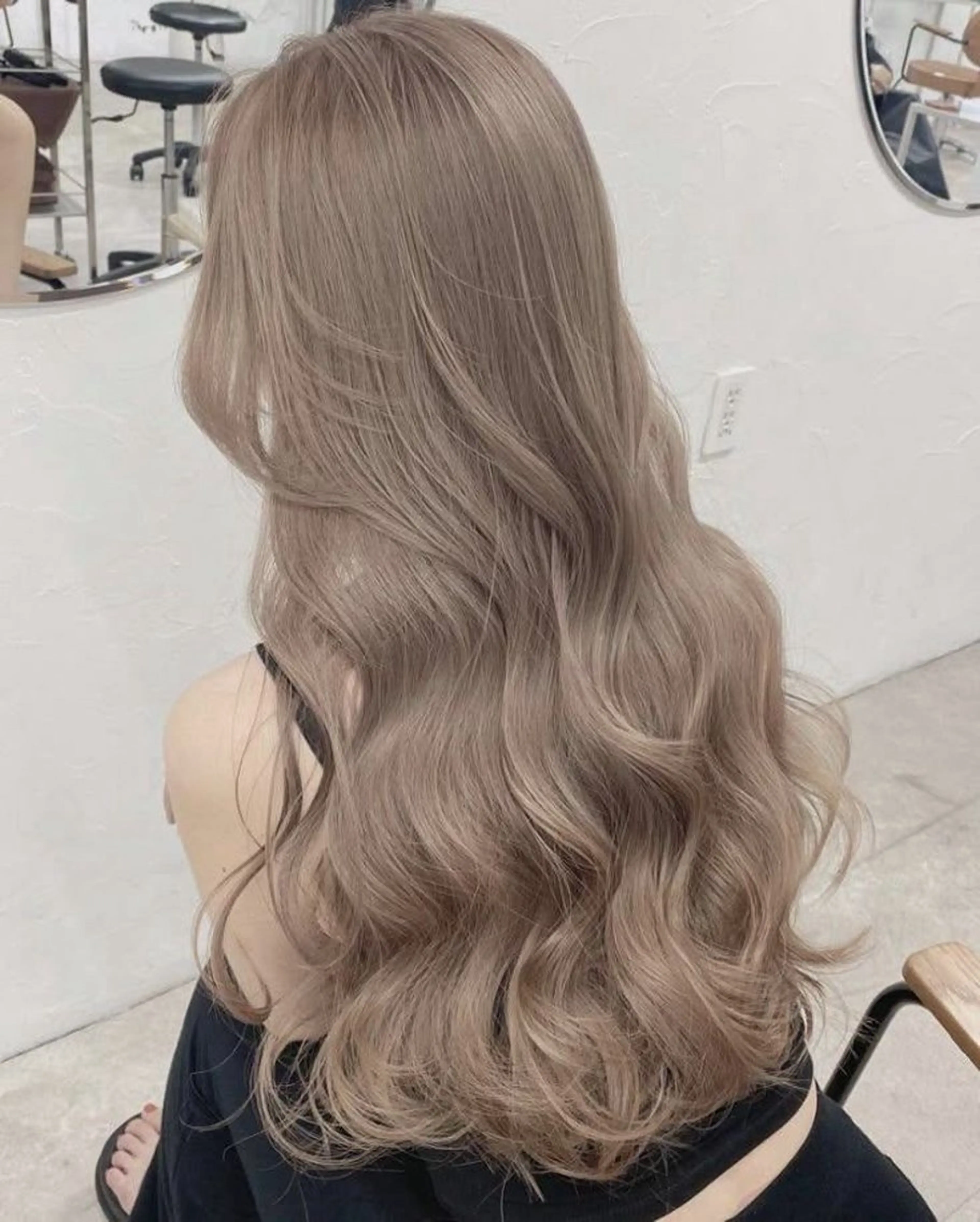 ロング カラー ヘアアレンジ カット ヘアカラー ヘッドスパ ヘアセット 💓透明感ブリーチ 似合わせ💓あい💓のヘアスタイル