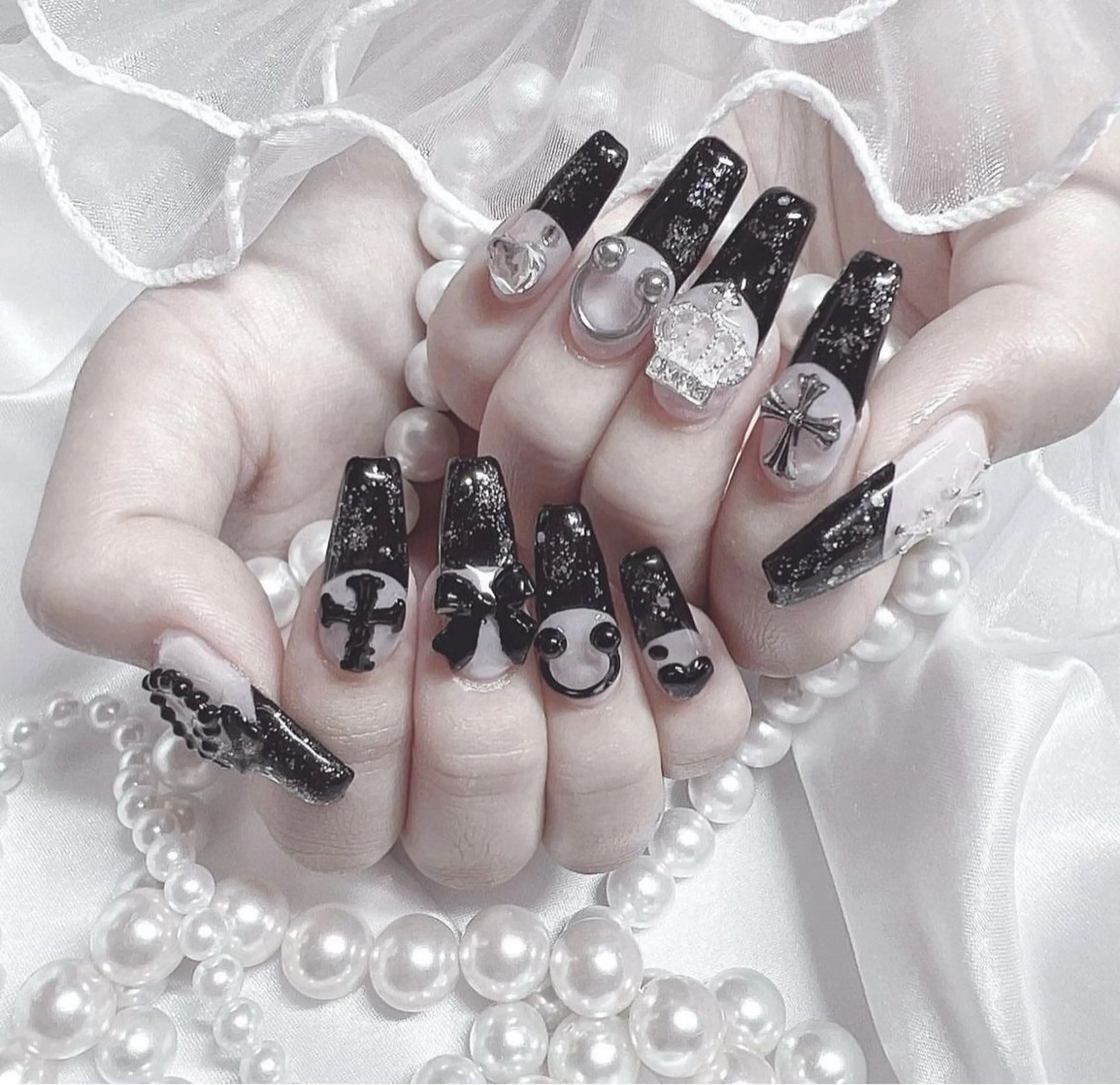 ネイル マグネットネイル ピンク ネイルチップ 冬ネイル Lee Nailsのネイルデザイン