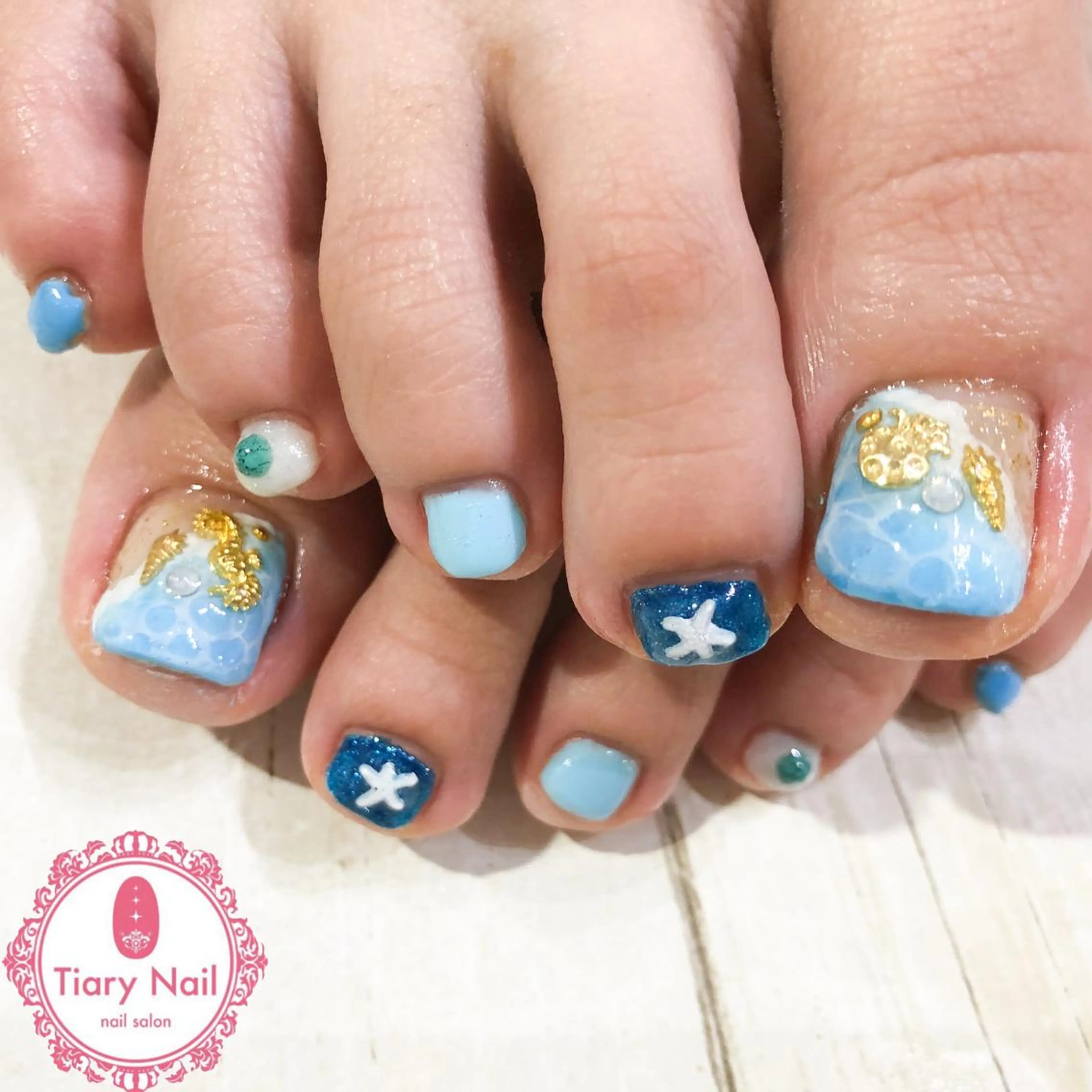 ネイル tiarynail K Kのネイルデザイン