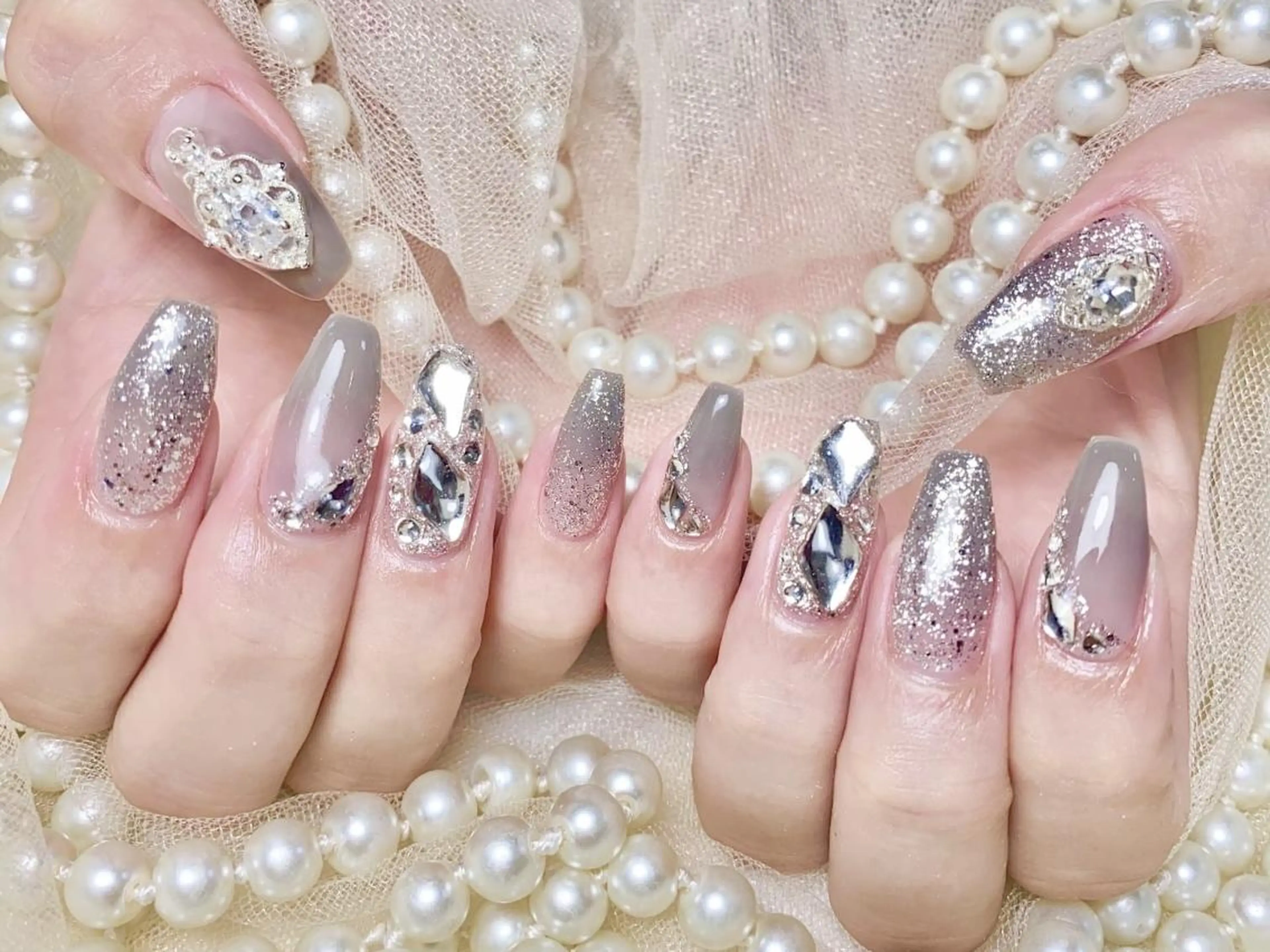 ネイル Hanya 🌈のネイルデザイン