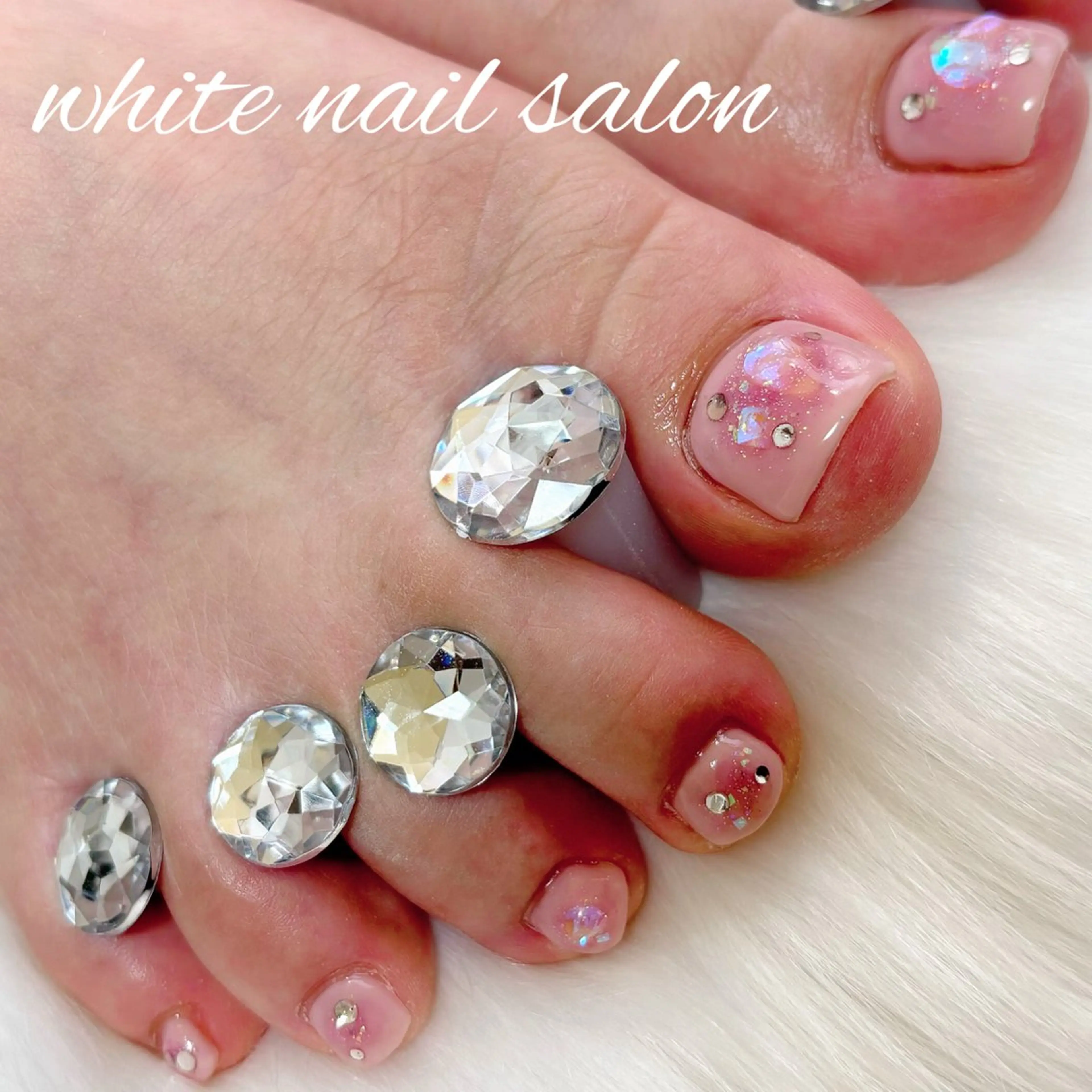 ネイル ホワイト フットネイル white nail salonのネイルデザイン