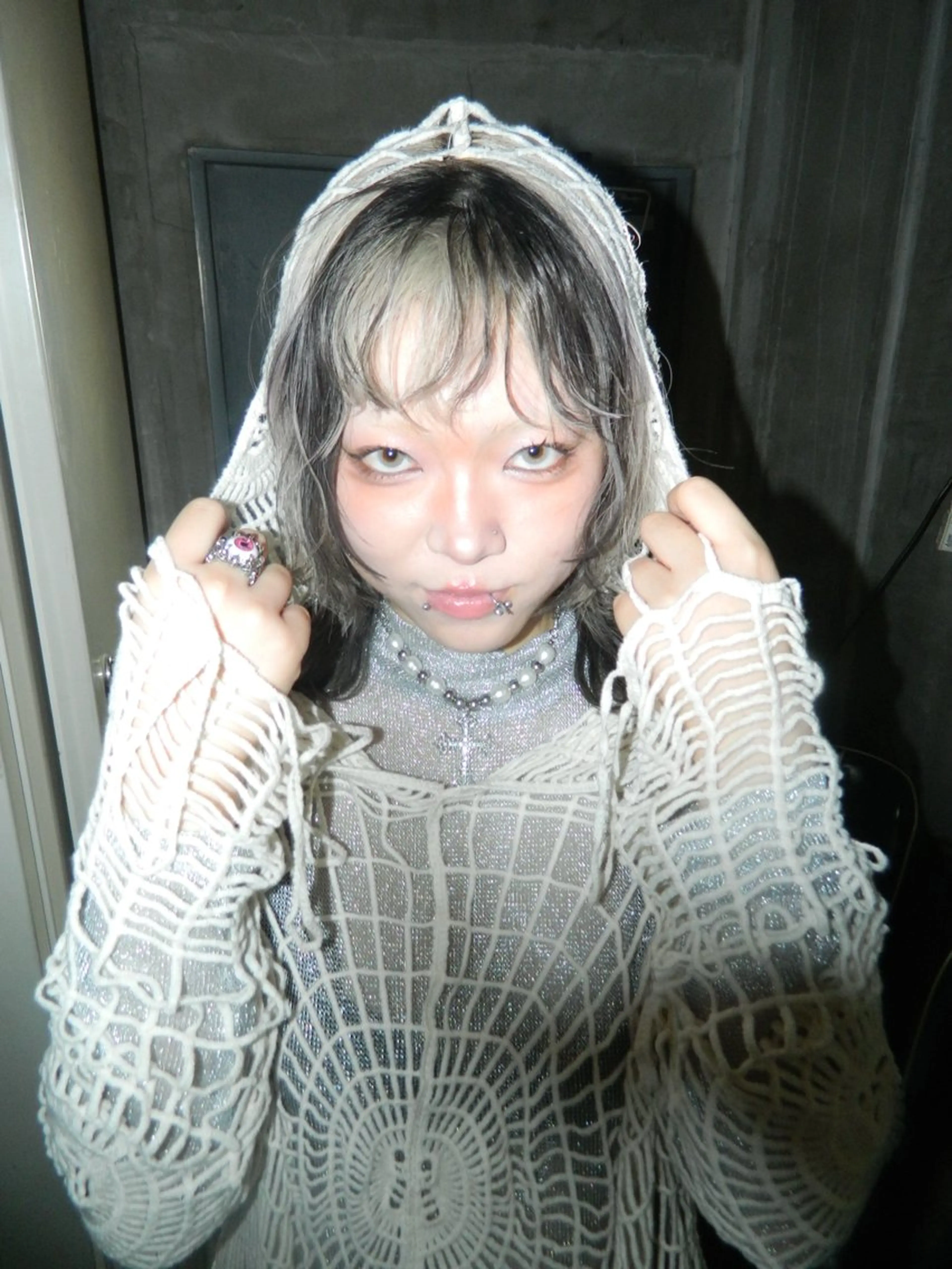 撮影モデル ケアブリーチ/派手髪 ダブルカラー/ナナのヘアスタイル