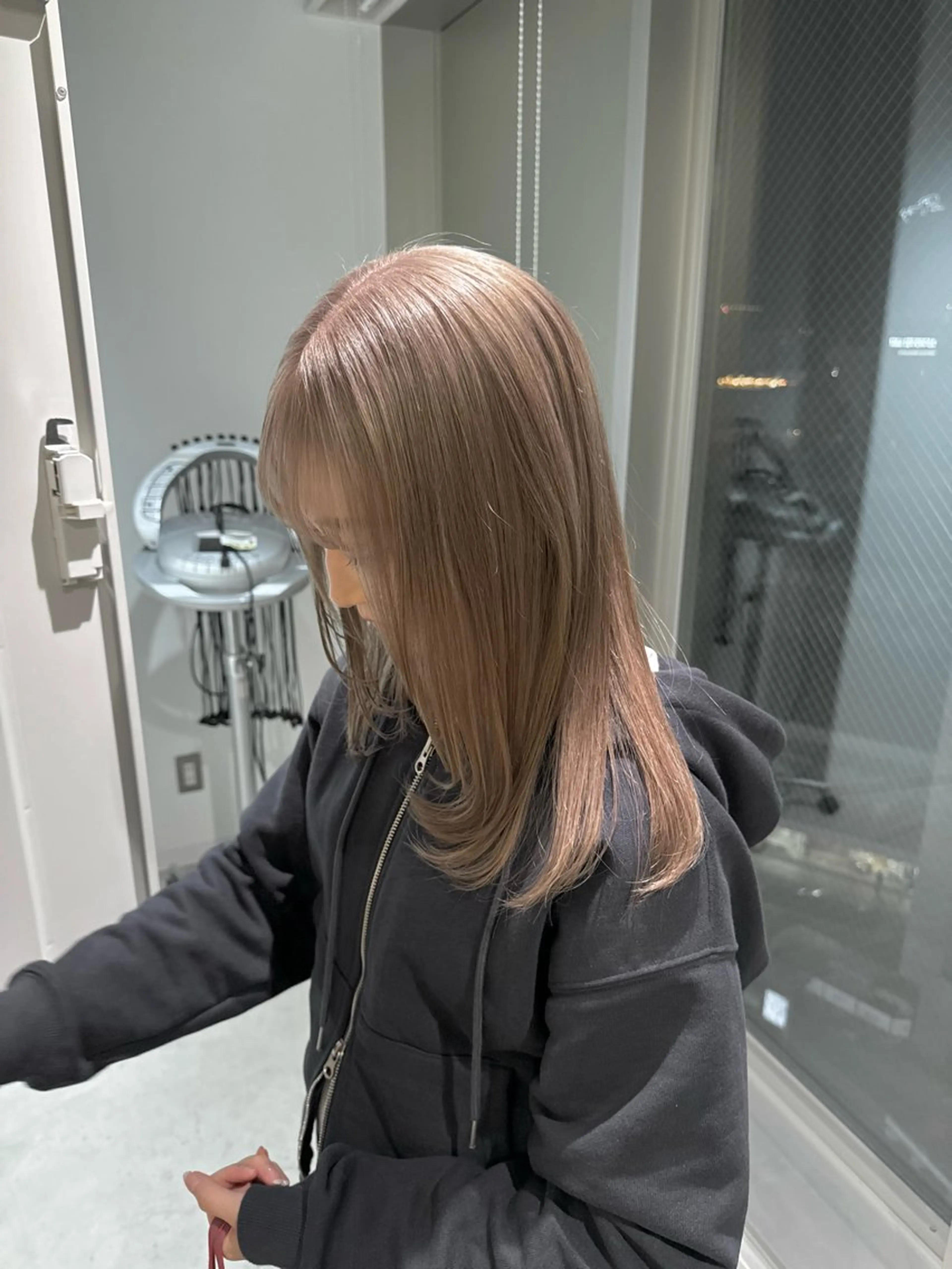 ロング カラー ヘアカラー トリートメント 店長　MANAMI ／ブリーチ／骨格ボブのヘアスタイル