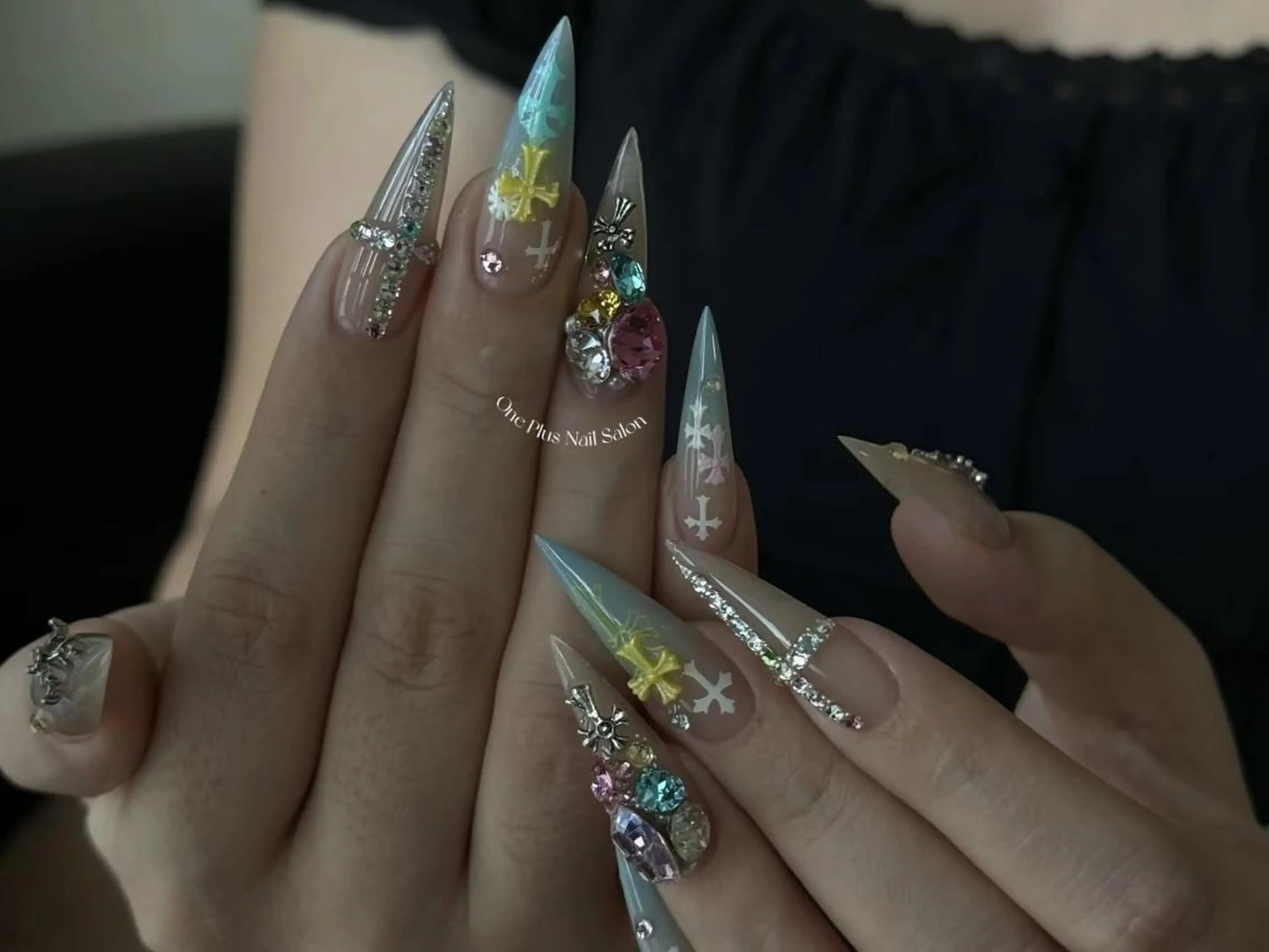 ネイル ガーリー ハート キラキラネイル 韓国ネイル ロングネイル 小林 リリのネイルデザイン