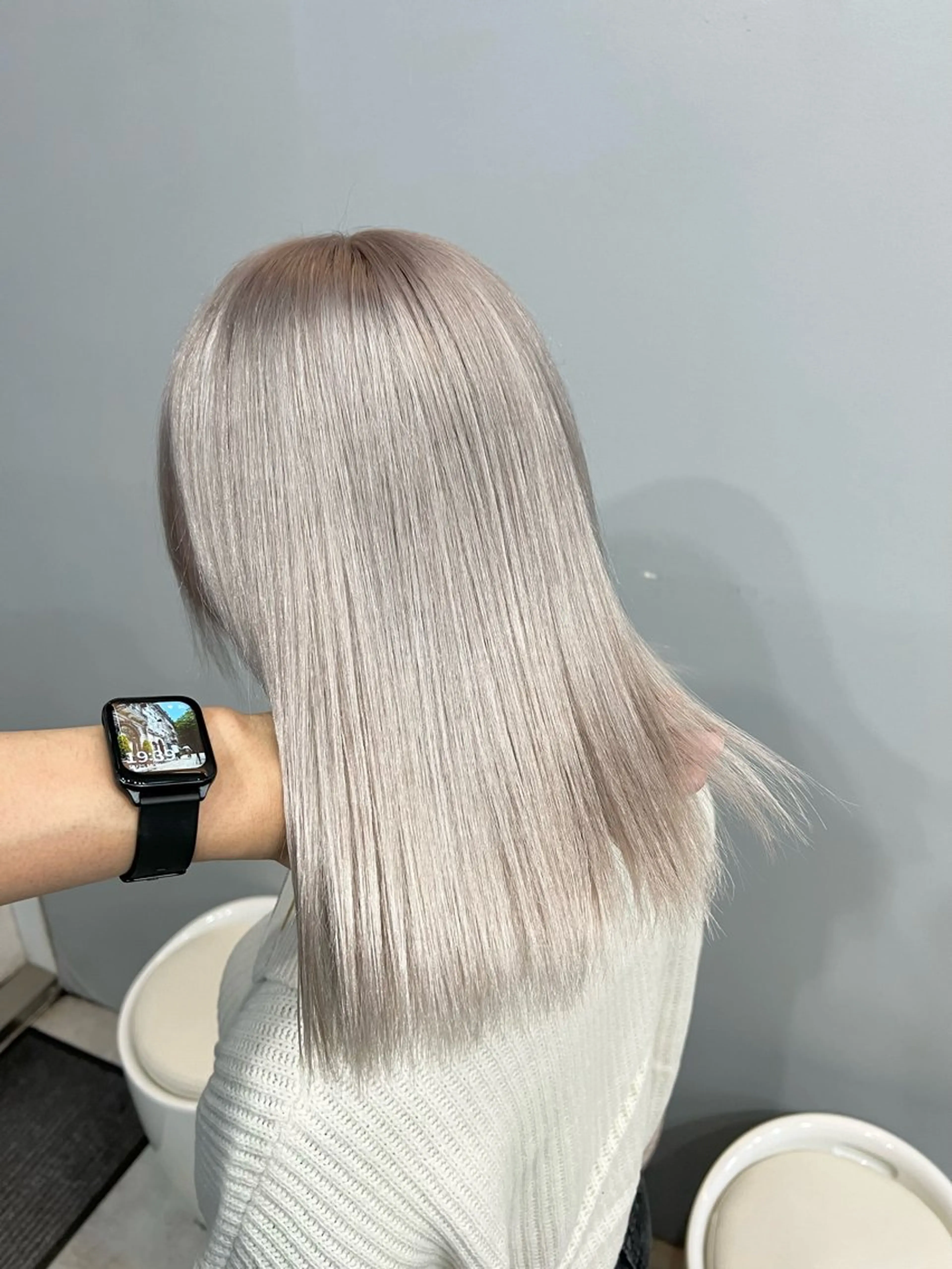 ミディアム カラー ベージュカラー ブリーチ シルバー シルバーベージュ カット ヘアカラー トリートメント ヘアセット I've  for hair所属・🫧艶ダブルカラー ブリーチ🫧トモヤのヘアスタイル