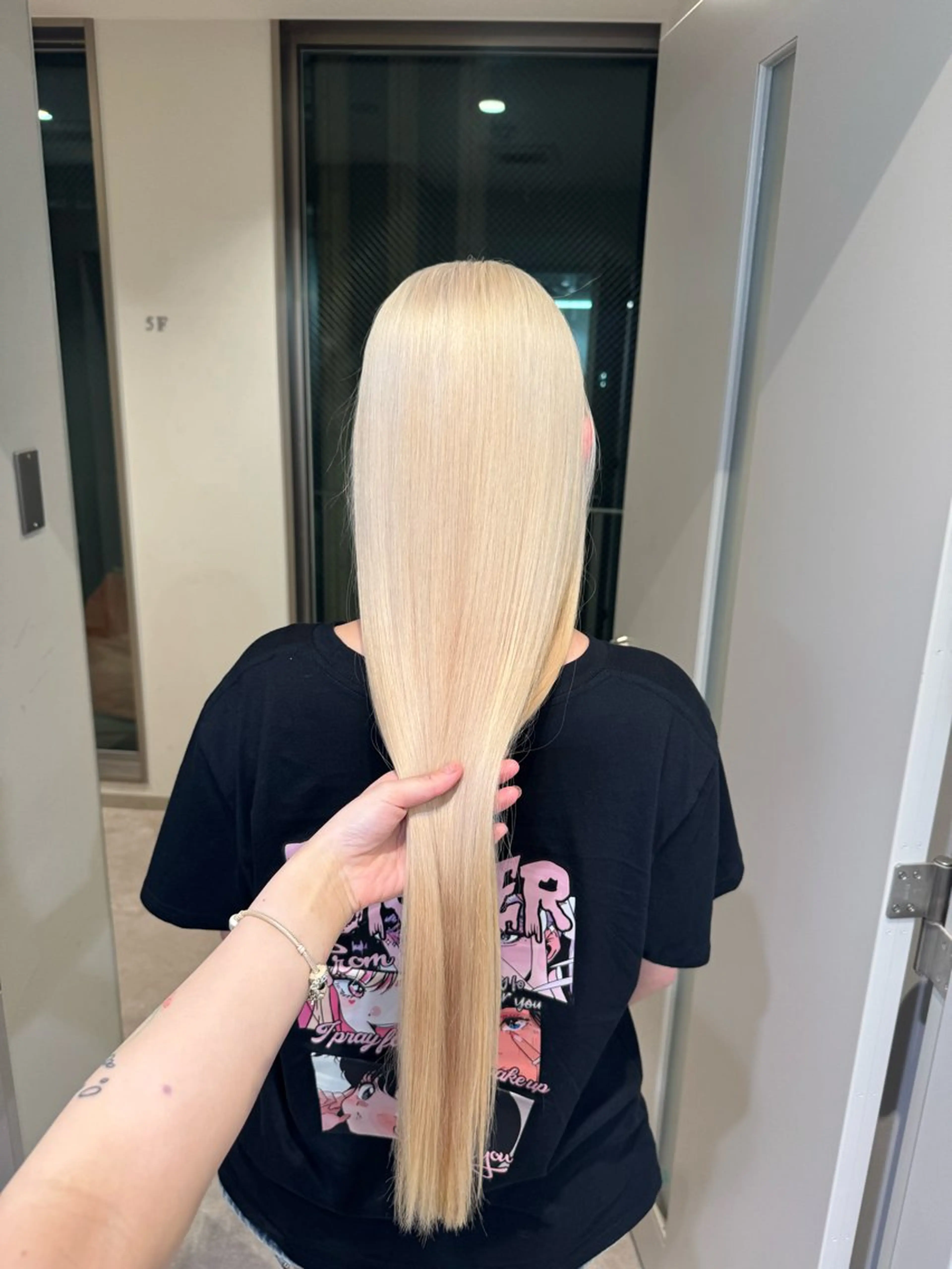 ロング カラー ヘアカラー ハイトーン/ピンク カラー/めい🎀のヘアスタイル