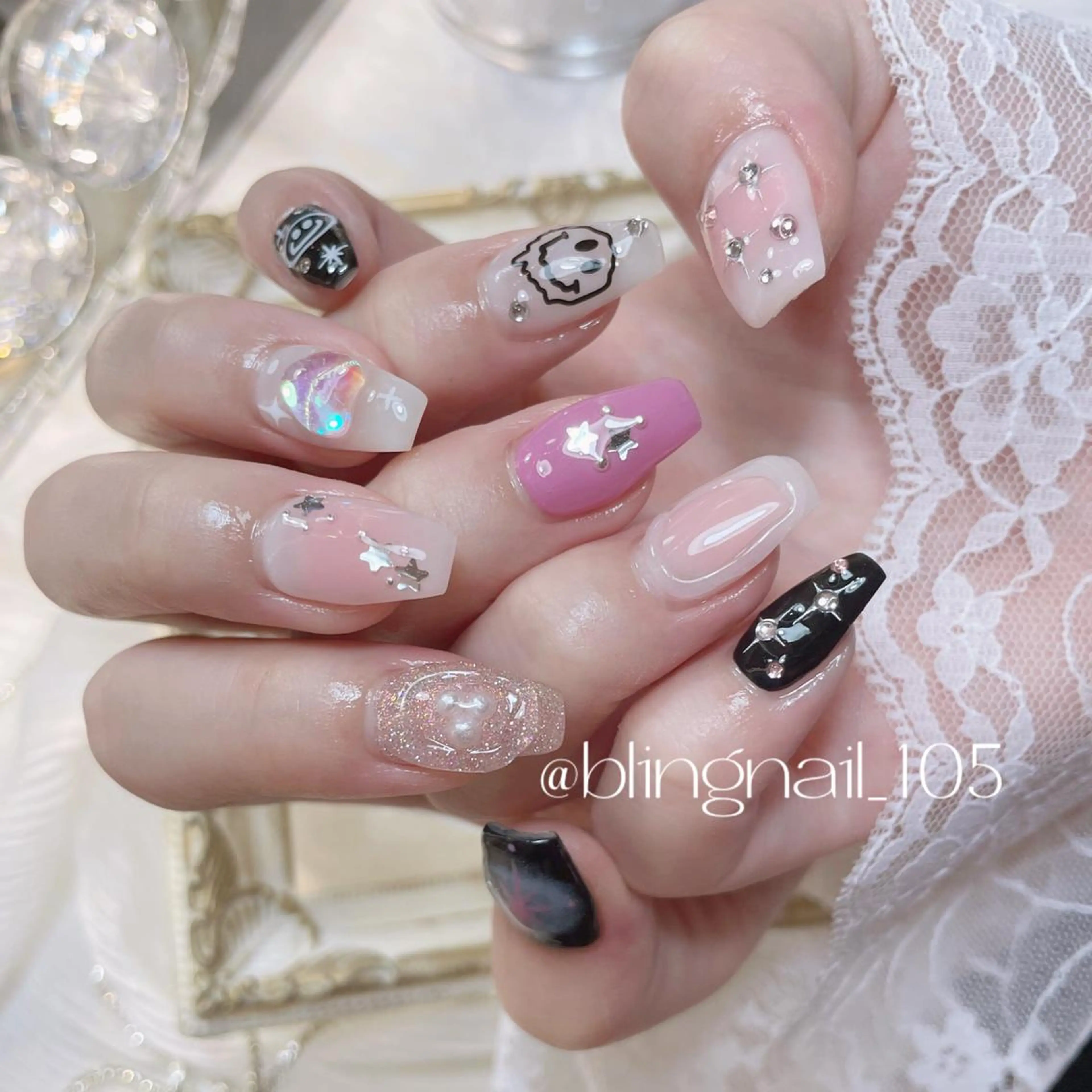 ネイル 23時まで❤︎韓国、 ワンホンネイルのネイルデザイン