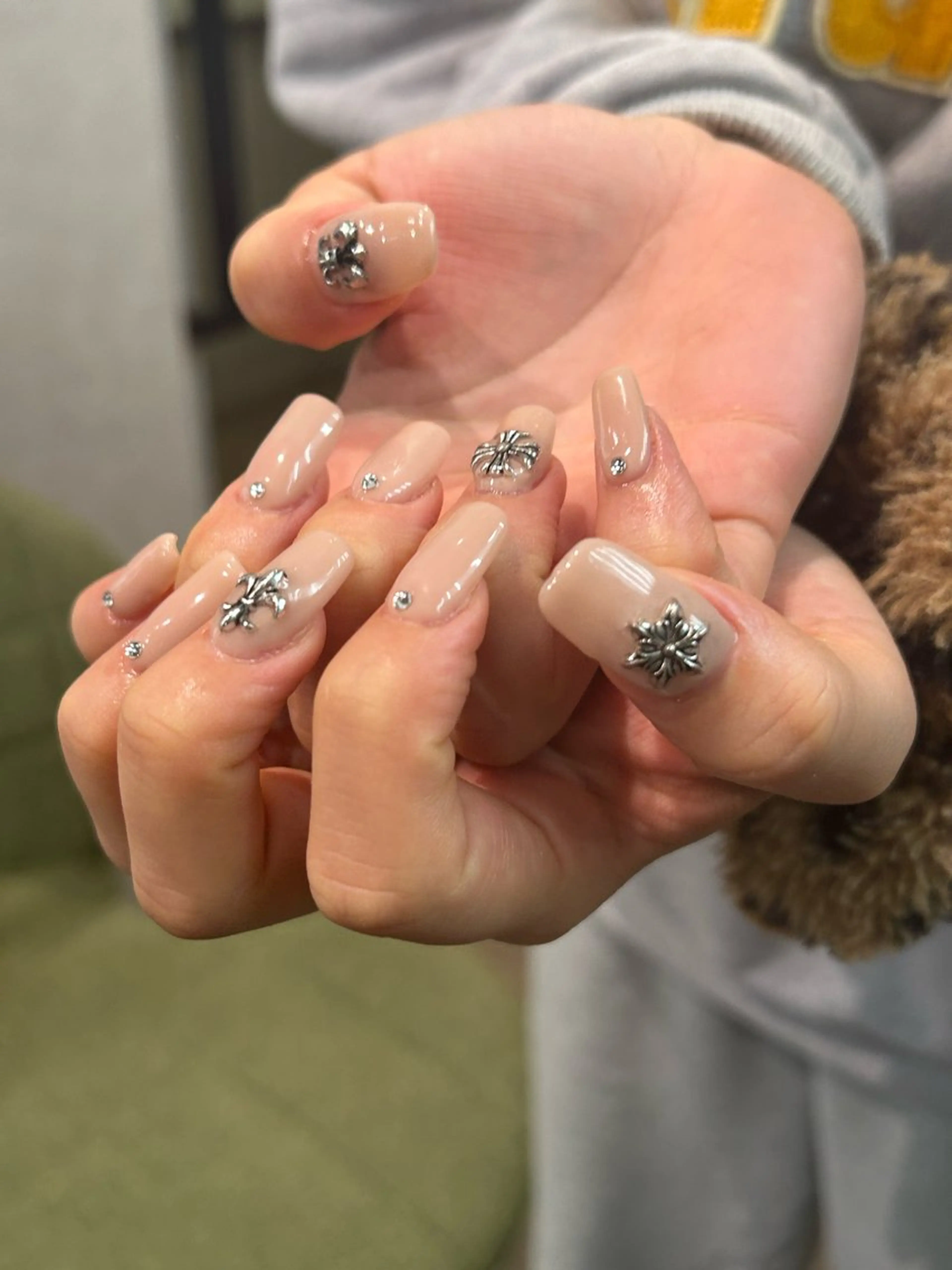 ネイル ꪆৎ平行アーチ ྀི ワカナの眉毛・アイブロウイメージ