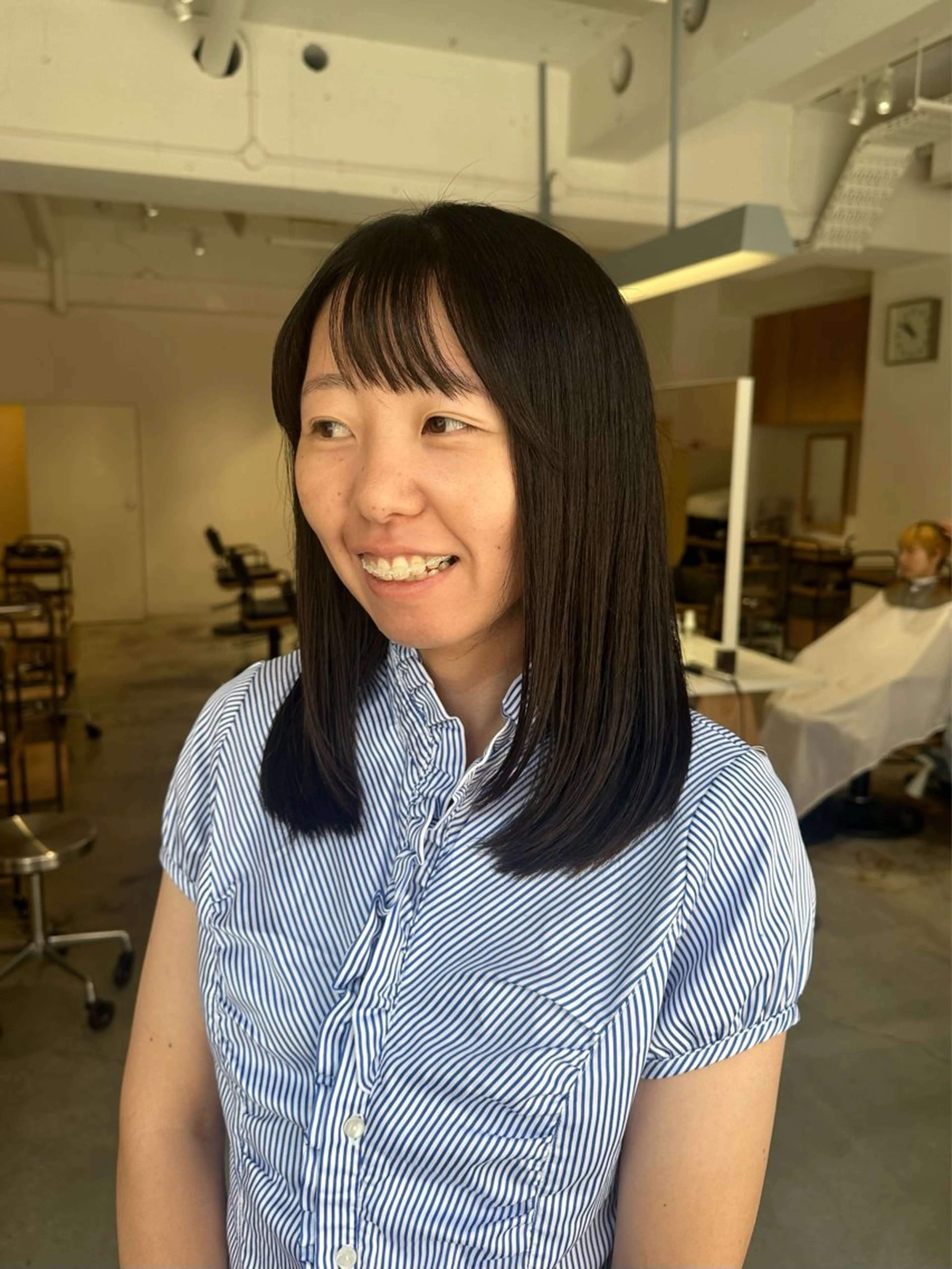 ミディアム 顔周りカット 小顔カット 優依 / Room烏丸のヘアスタイル