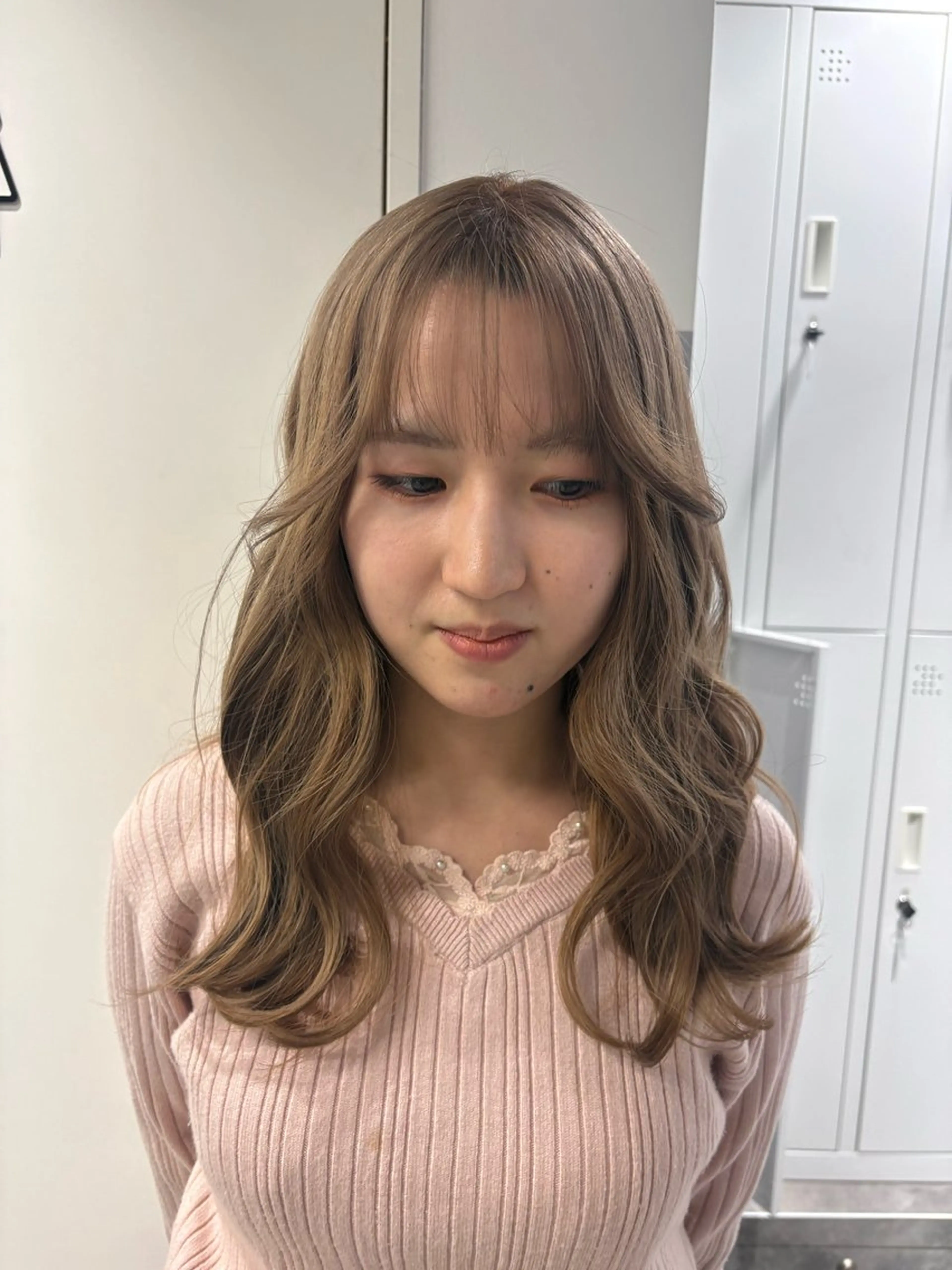 カラー ブリーチ ダブルカラー ヘアカラー ベージュ、ブラウン ／ボブ　ユミのヘアスタイル