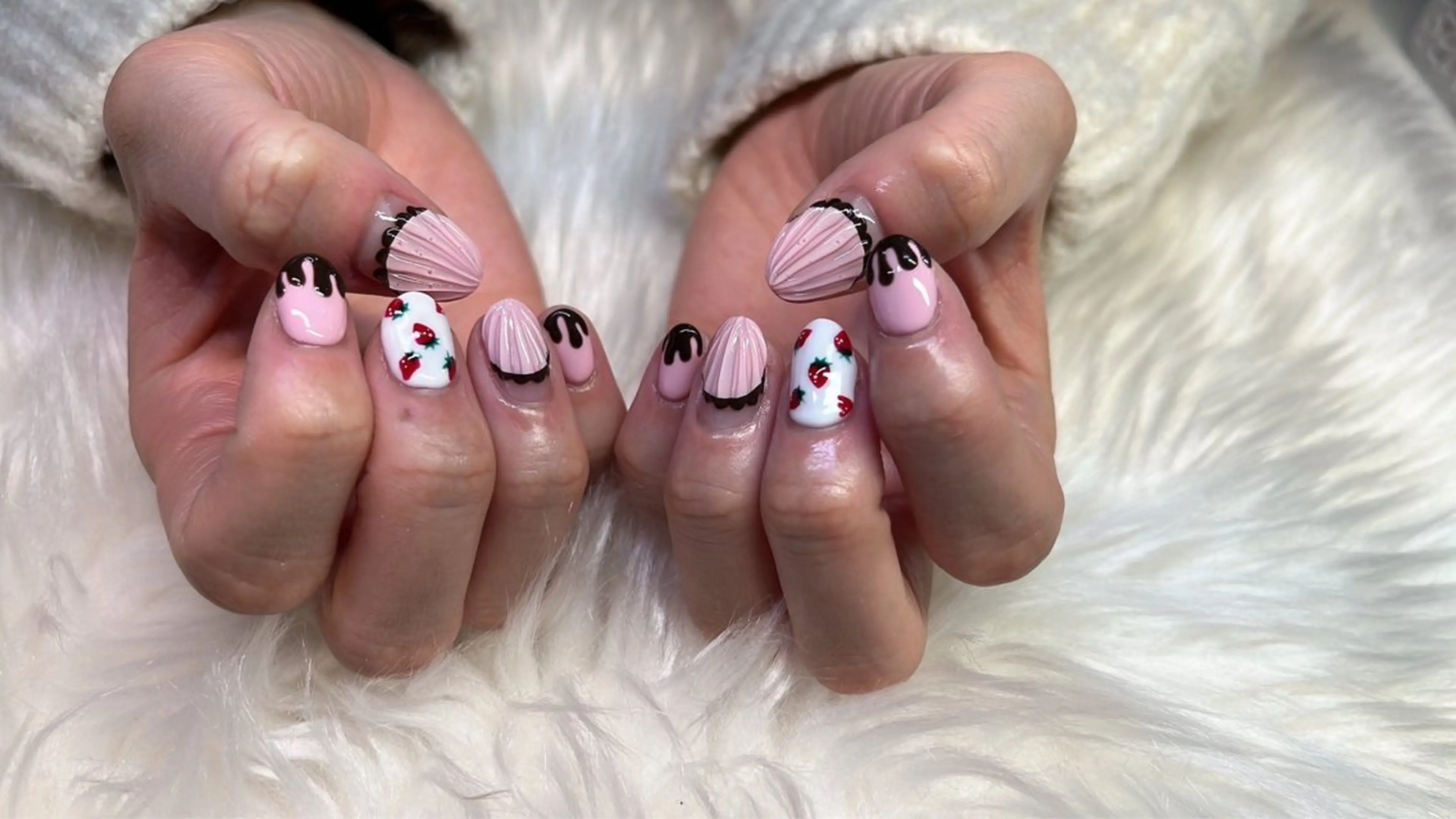 ネイル 持ち込み ハンドネイル ティーエヌ 金山駅東口店のネイルデザイン