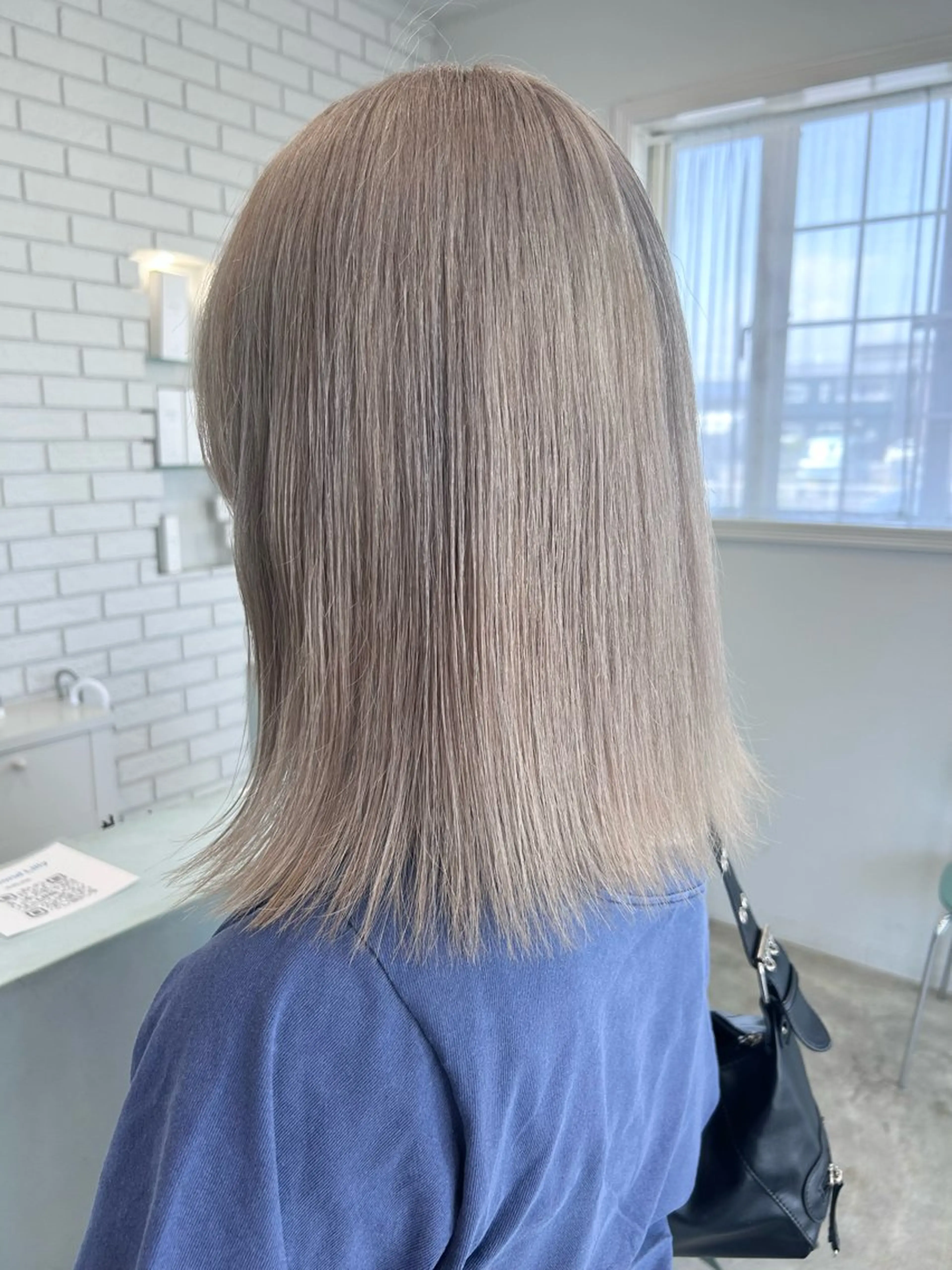 ロング みなみ/ブリーチ/ ダイアモンドリリーのヘアスタイル