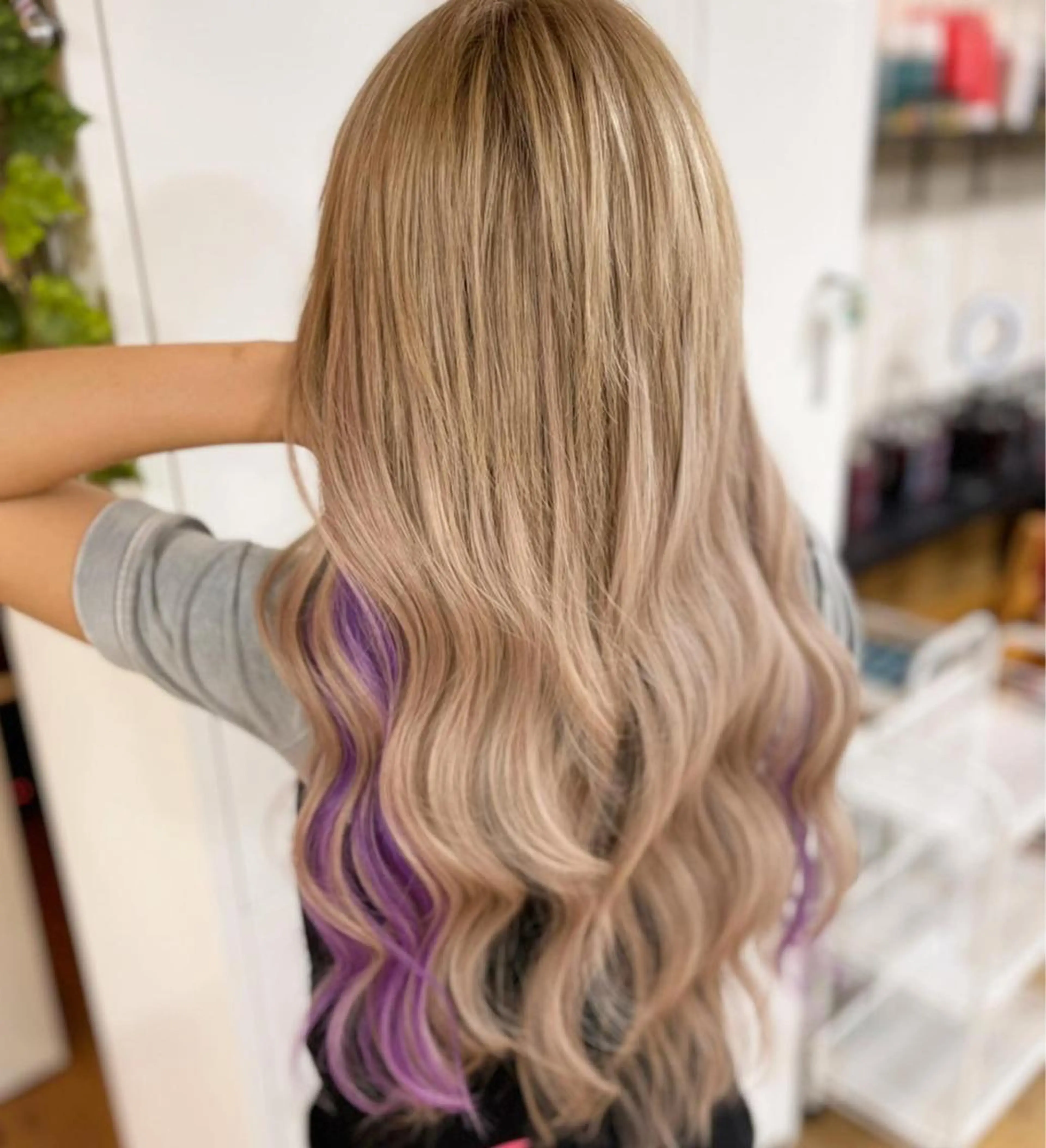 ロング カラー シールエクステ イヤリングカラー パープルカラー エクステ エクステ×ハイトーン 🌈KEISUKEのヘアスタイル