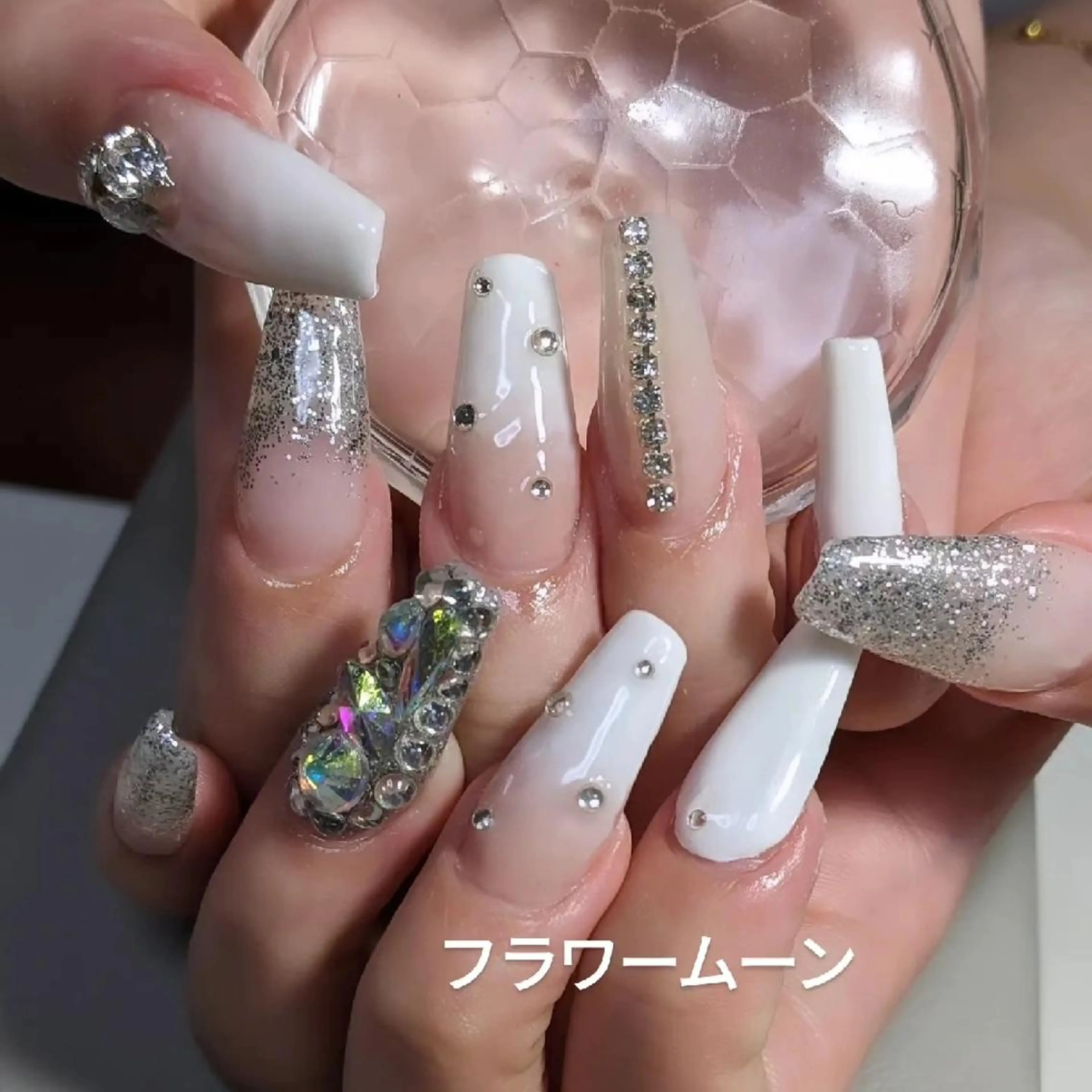 ネイル グラデーション ハンドネイル ハンドケア フラワー ムーンのネイルデザイン