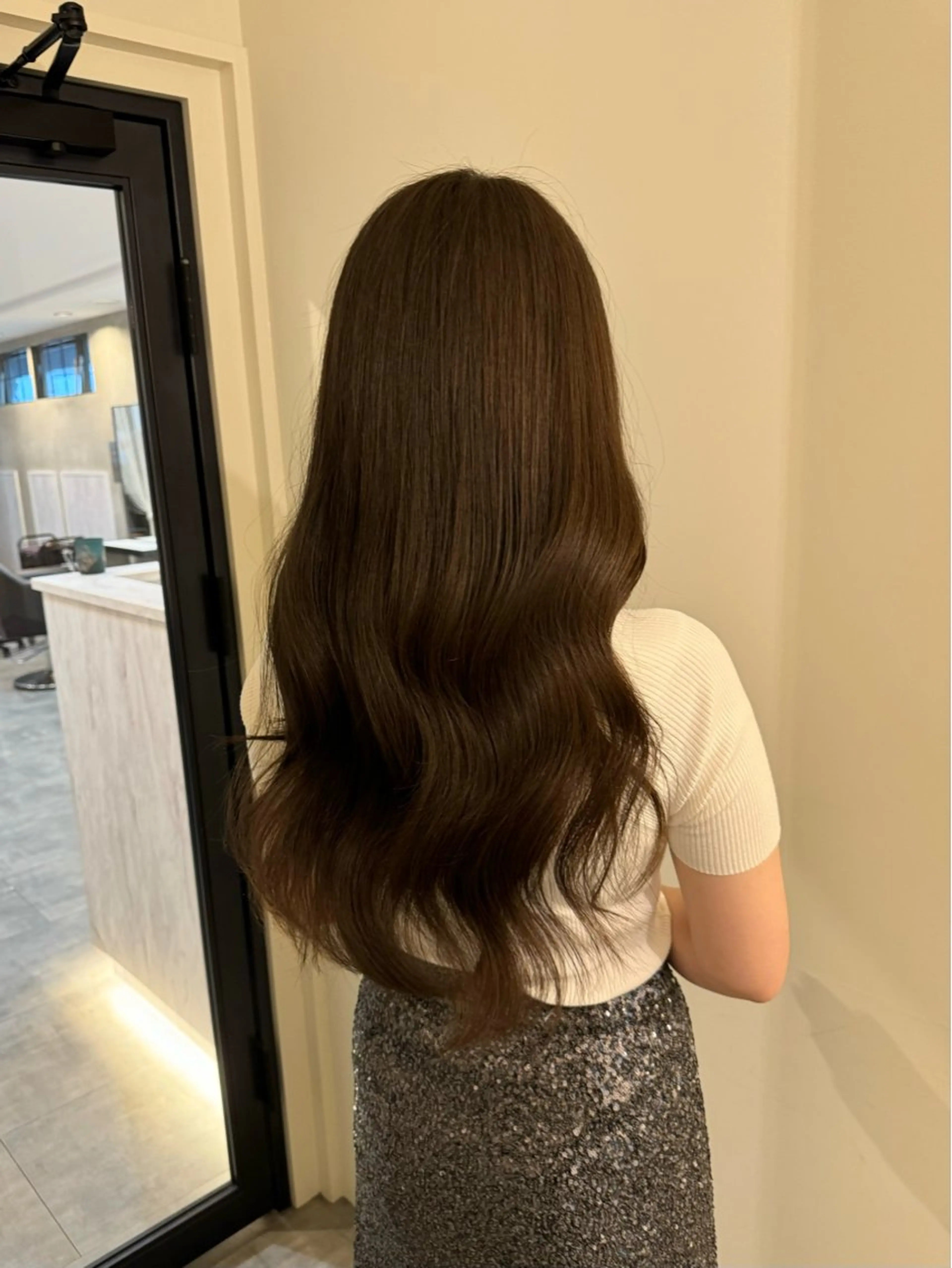 ロング カラー ベージュカラー オリーブベージュ ヘアカラー 内沼 恵留菜のヘアスタイル