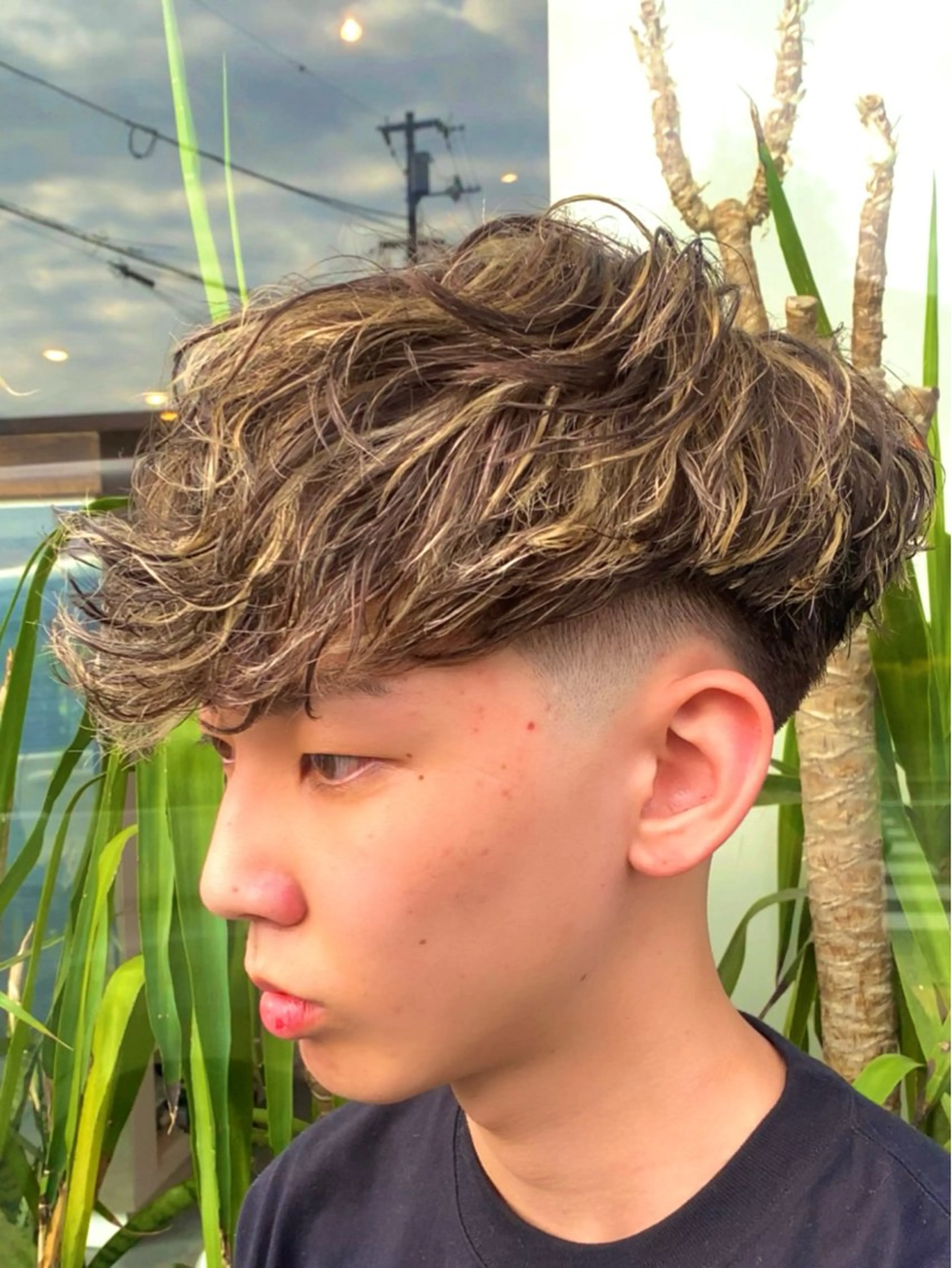 ミディアム カラー パーマ メンズ メンズハイライト スペインカール ハイライトカラー 外国人風カラー ハイライト カット ヘアカラー パーマ 谷口 悠生のヘアスタイル